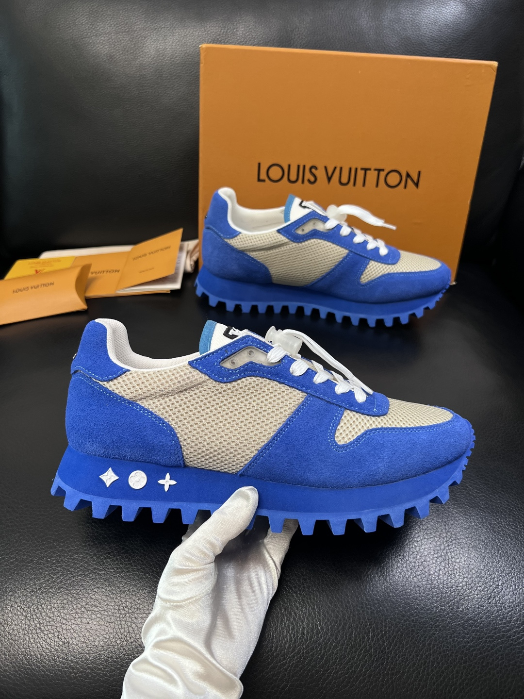 Lv  高品质  顶级工艺品  路易威登，运动板鞋专柜同步，鞋面意大利进口，高品质拼接缤纷色彩复杂工艺品