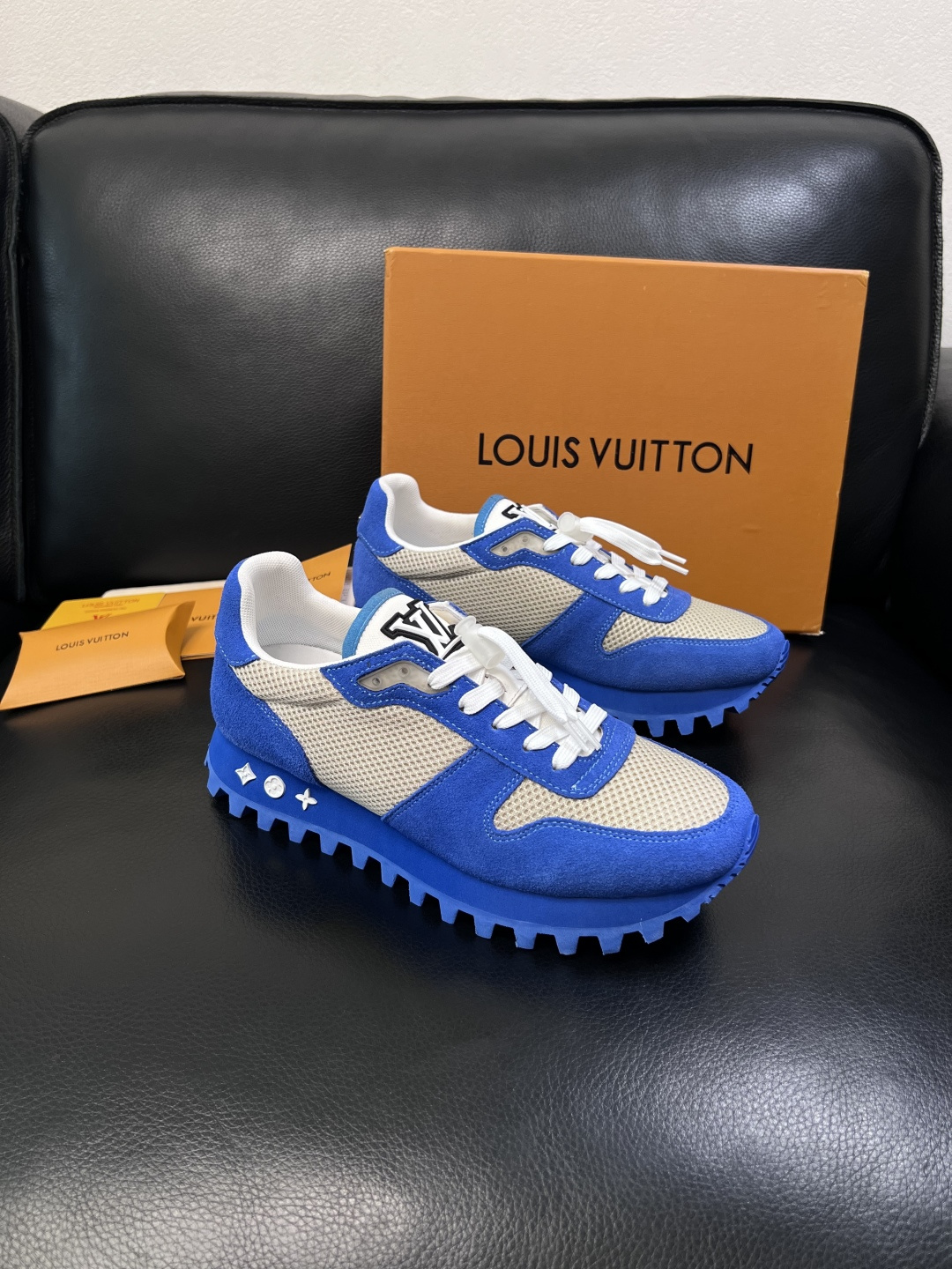 Lv  高品质  顶级工艺品  路易威登，运动板鞋专柜同步，鞋面意大利进口，高品质拼接缤纷色彩复杂工艺品