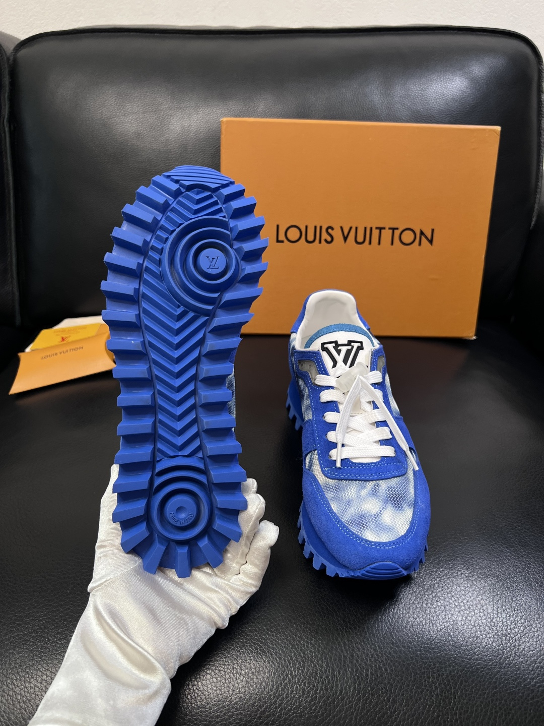 Lv  高品质  顶级工艺品  路易威登，运动板鞋专柜同步，鞋面意大利进口，高品质拼接缤纷色彩复杂工艺品