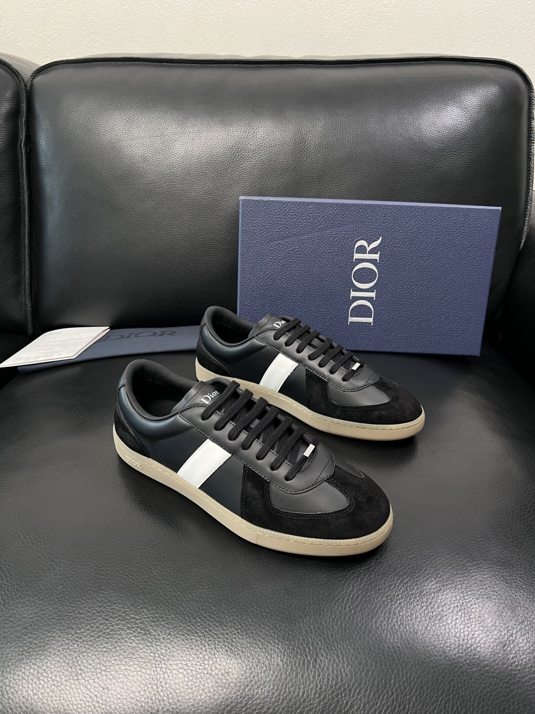 Dior 顶级工艺品 迪奥  专柜同步 原厂配置，意大利进口原版牛皮面料，透气舒适进口水染牛里垫，鞋底：