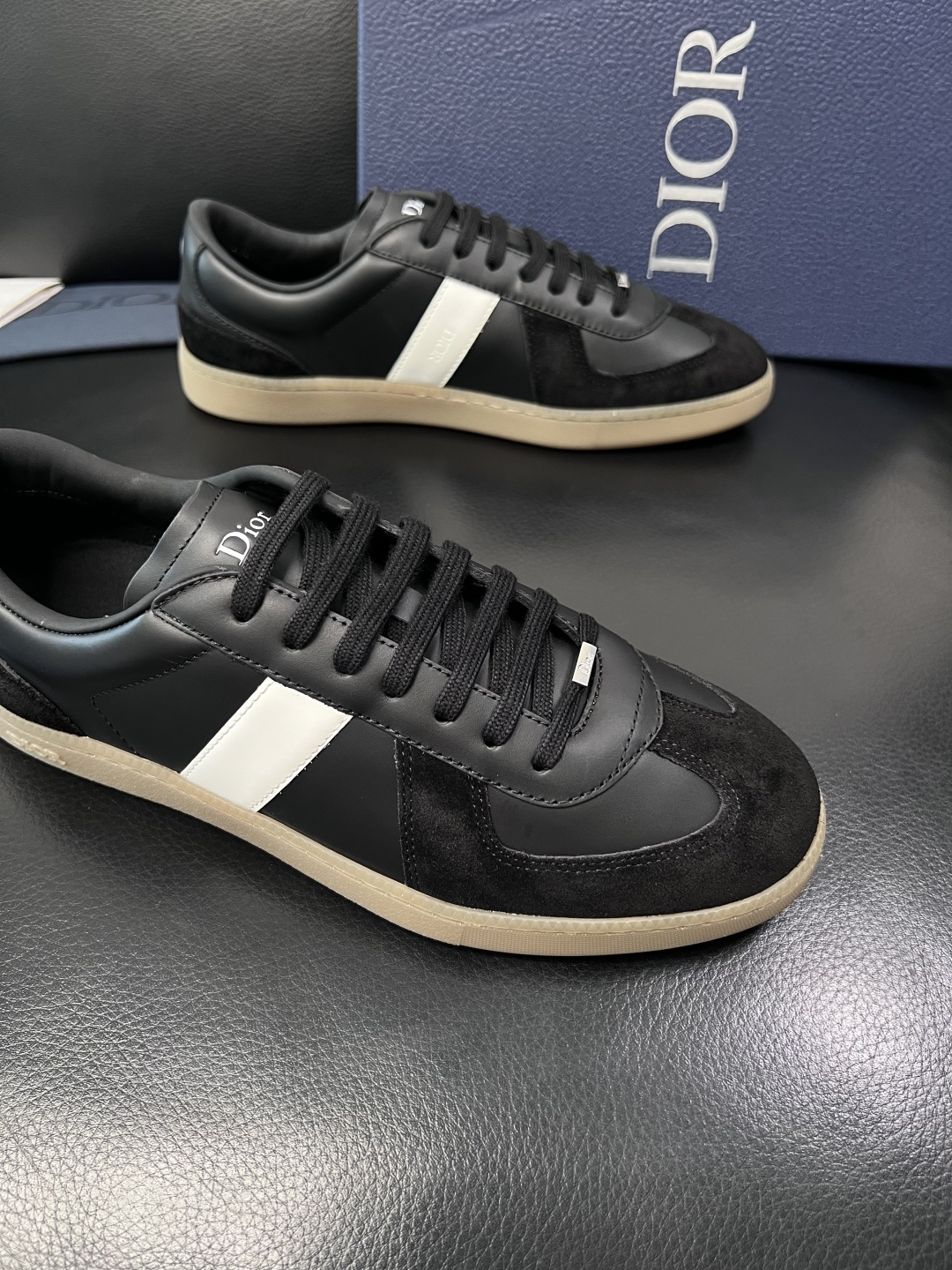 Dior 顶级工艺品 迪奥  专柜同步 原厂配置，意大利进口原版牛皮面料，透气舒适进口水染牛里垫，鞋底：