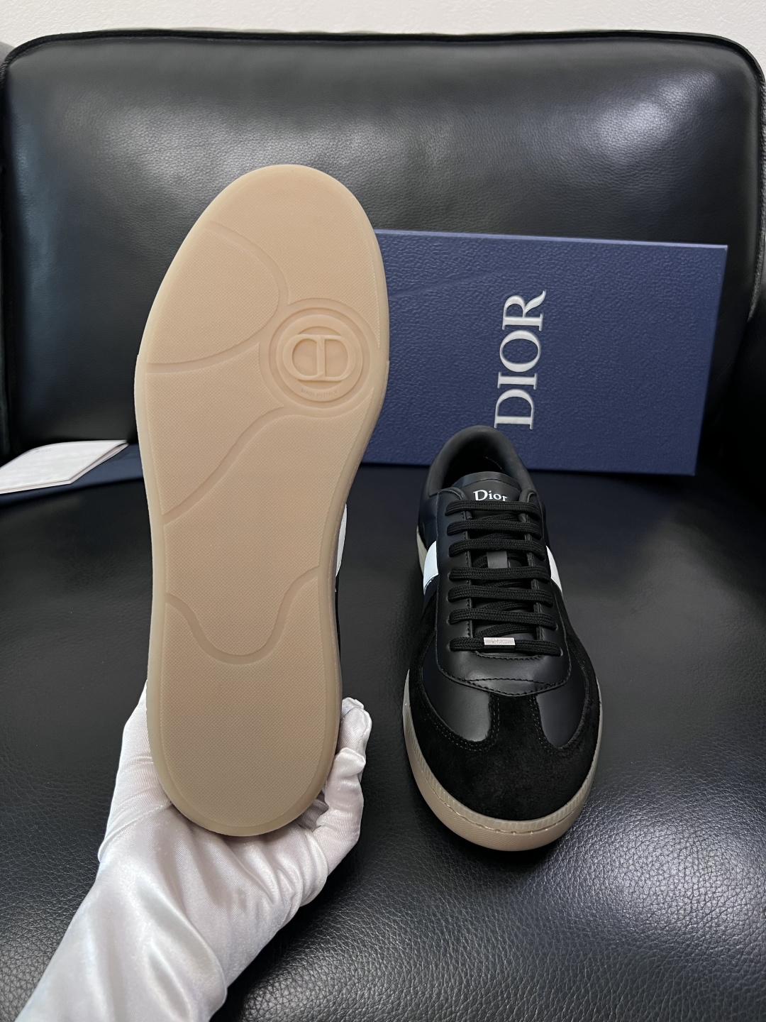 Dior 顶级工艺品 迪奥  专柜同步 原厂配置，意大利进口原版牛皮面料，透气舒适进口水染牛里垫，鞋底：