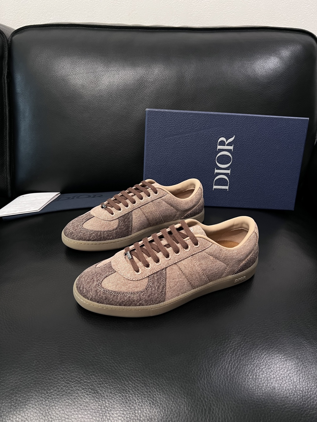 Dior 顶级工艺品 迪奥  专柜同步 原厂配置，意大利进口原版牛皮面料，透气舒适进口水染牛里垫，鞋底：
