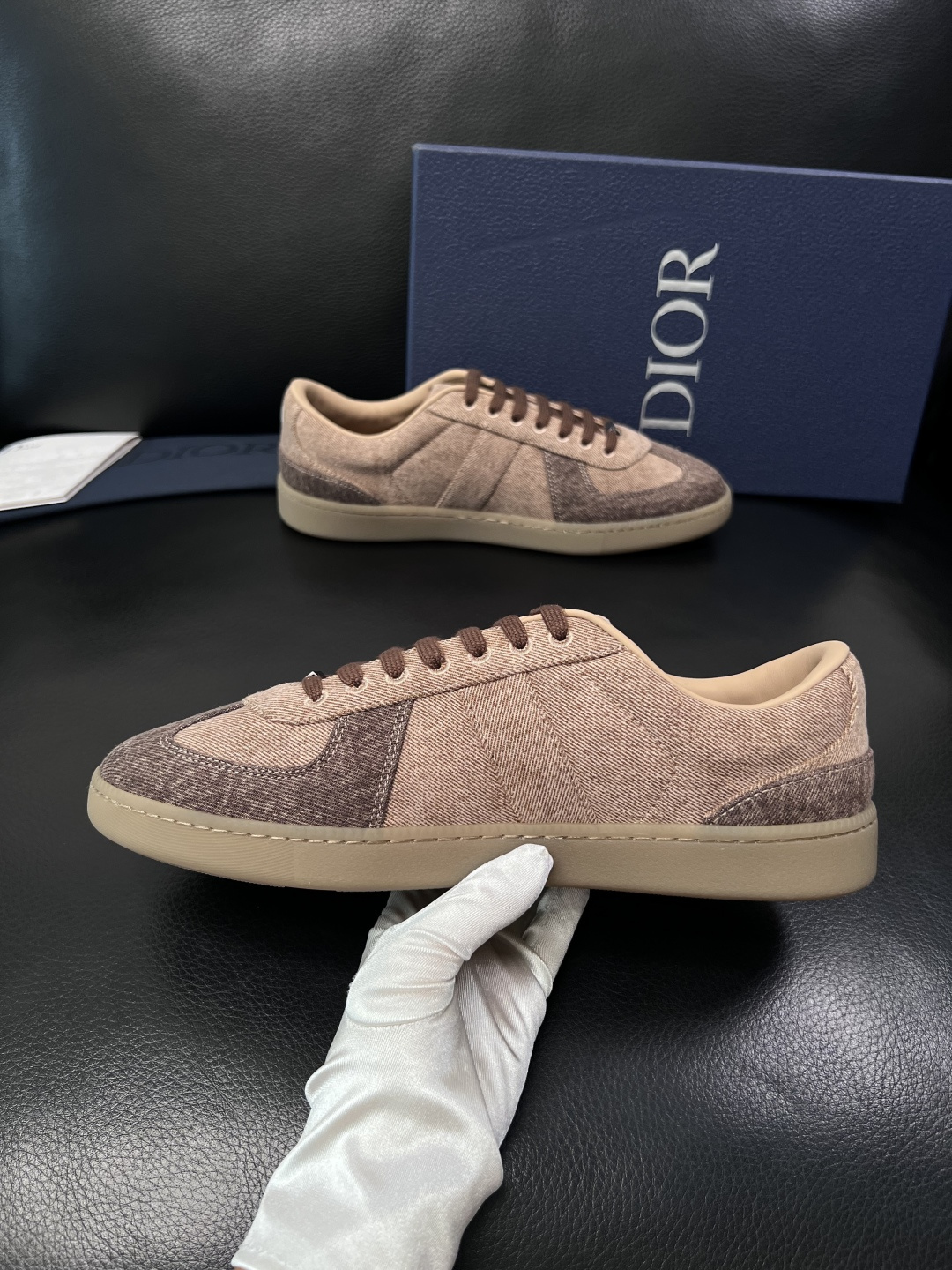 Dior 顶级工艺品 迪奥  专柜同步 原厂配置，意大利进口原版牛皮面料，透气舒适进口水染牛里垫，鞋底：