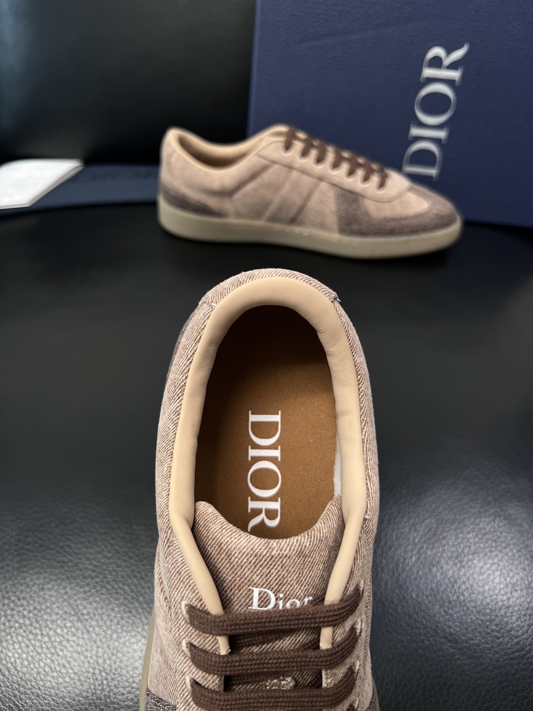 Dior 顶级工艺品 迪奥  专柜同步 原厂配置，意大利进口原版牛皮面料，透气舒适进口水染牛里垫，鞋底：