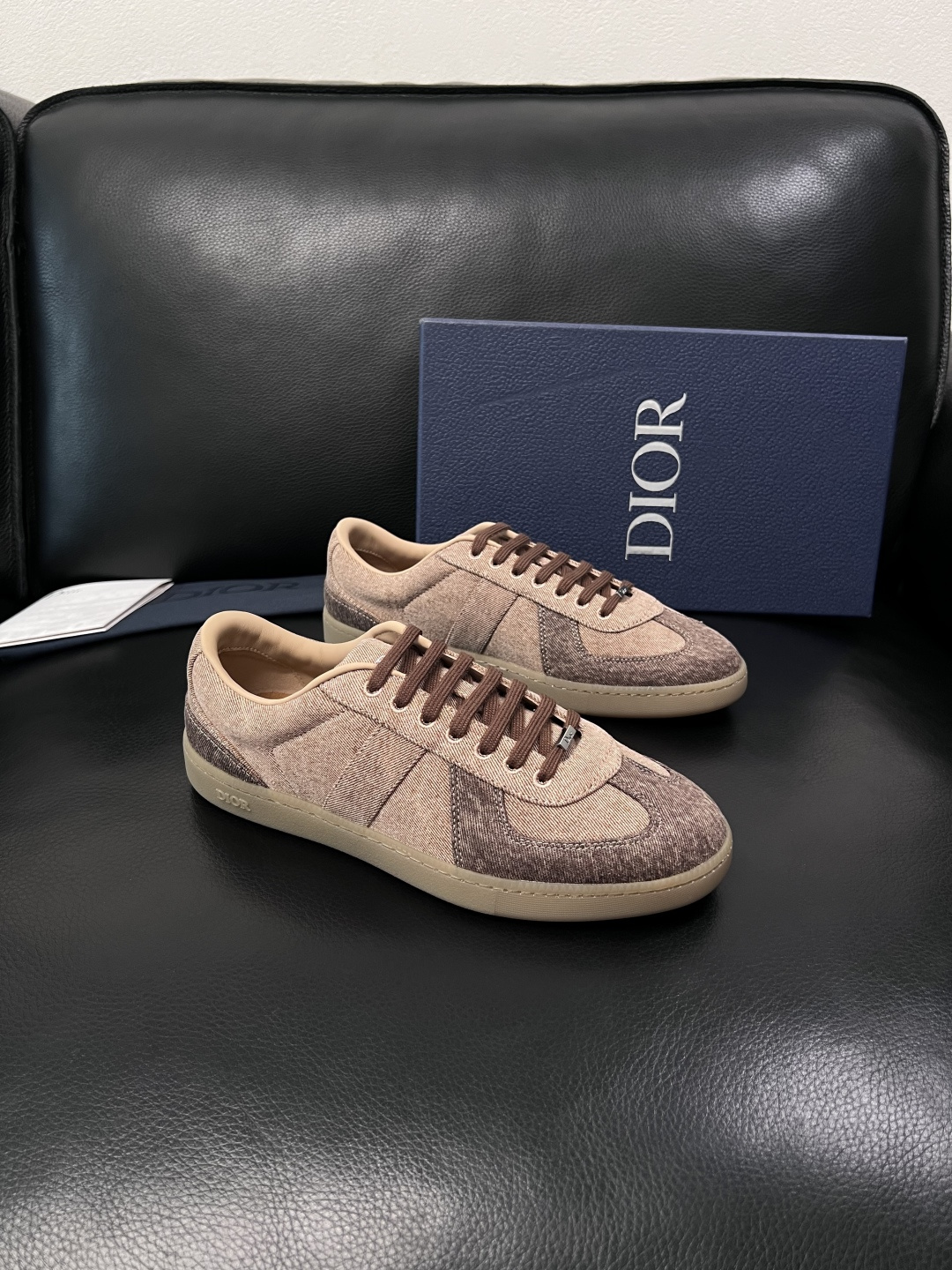 Dior 顶级工艺品 迪奥  专柜同步 原厂配置，意大利进口原版牛皮面料，透气舒适进口水染牛里垫，鞋底：