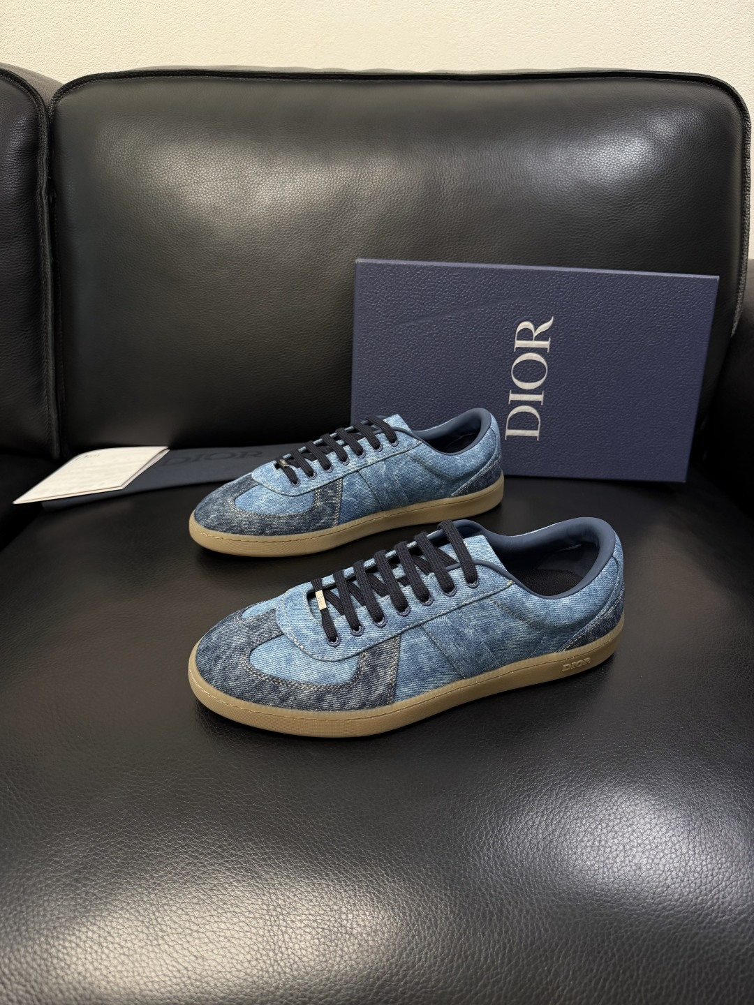 Dior 顶级工艺品 迪奥  专柜同步 原厂配置，意大利进口原版牛皮面料，透气舒适进口水染牛里垫，鞋底：