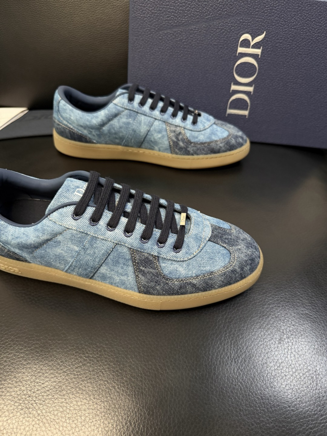 Dior 顶级工艺品 迪奥  专柜同步 原厂配置，意大利进口原版牛皮面料，透气舒适进口水染牛里垫，鞋底：