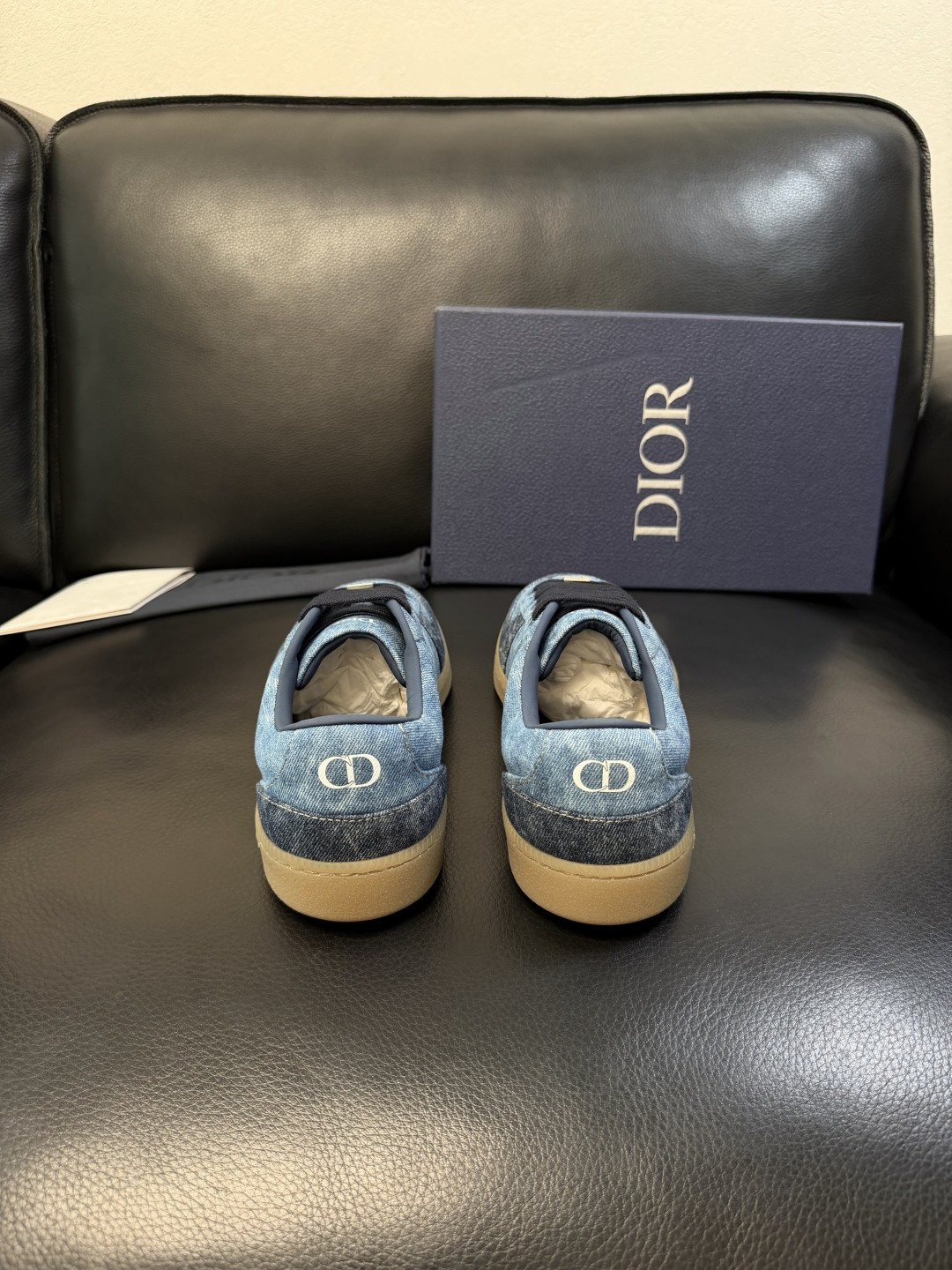 Dior 顶级工艺品 迪奥  专柜同步 原厂配置，意大利进口原版牛皮面料，透气舒适进口水染牛里垫，鞋底：