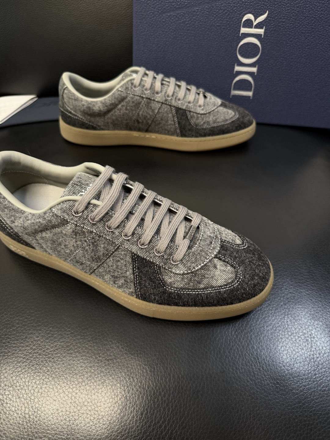 Dior 顶级工艺品 迪奥  专柜同步 原厂配置，意大利进口原版牛皮面料，透气舒适进口水染牛里垫，鞋底：