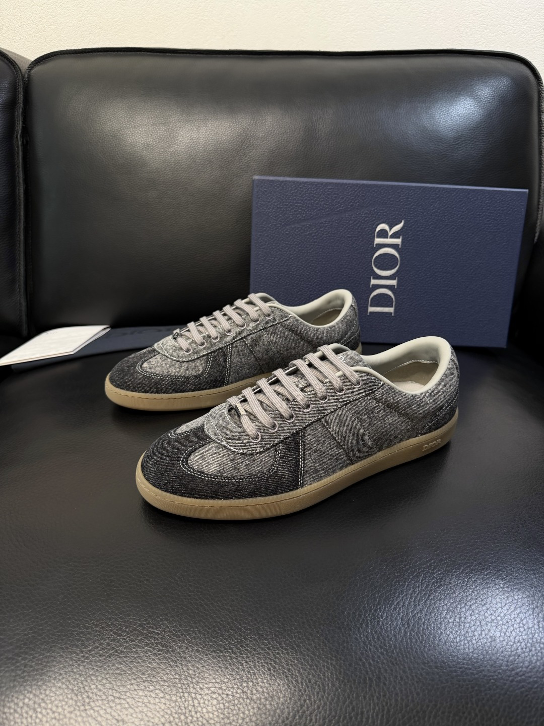 Dior 顶级工艺品 迪奥  专柜同步 原厂配置，意大利进口原版牛皮面料，透气舒适进口水染牛里垫，鞋底：