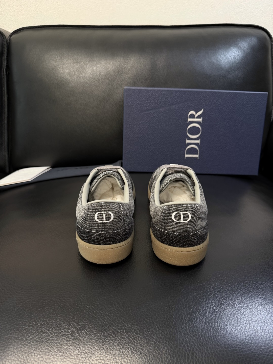 Dior 顶级工艺品 迪奥  专柜同步 原厂配置，意大利进口原版牛皮面料，透气舒适进口水染牛里垫，鞋底：