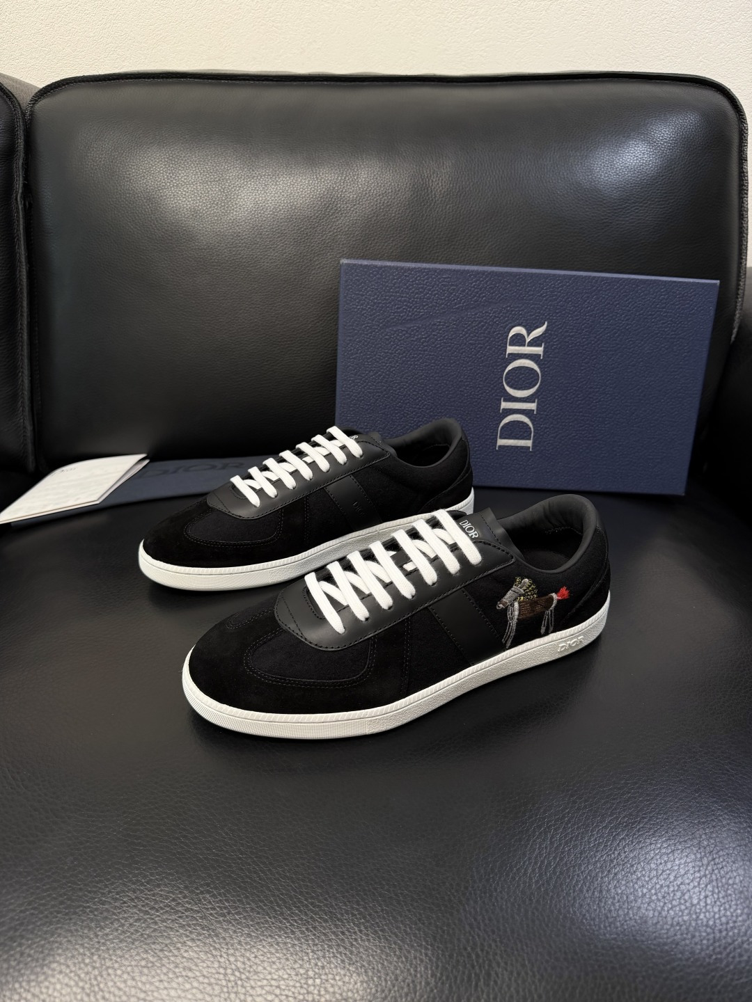 Dior 顶级工艺品 迪奥  专柜同步 原厂配置，意大利进口原版牛皮面料，透气舒适进口水染牛里垫，鞋底：