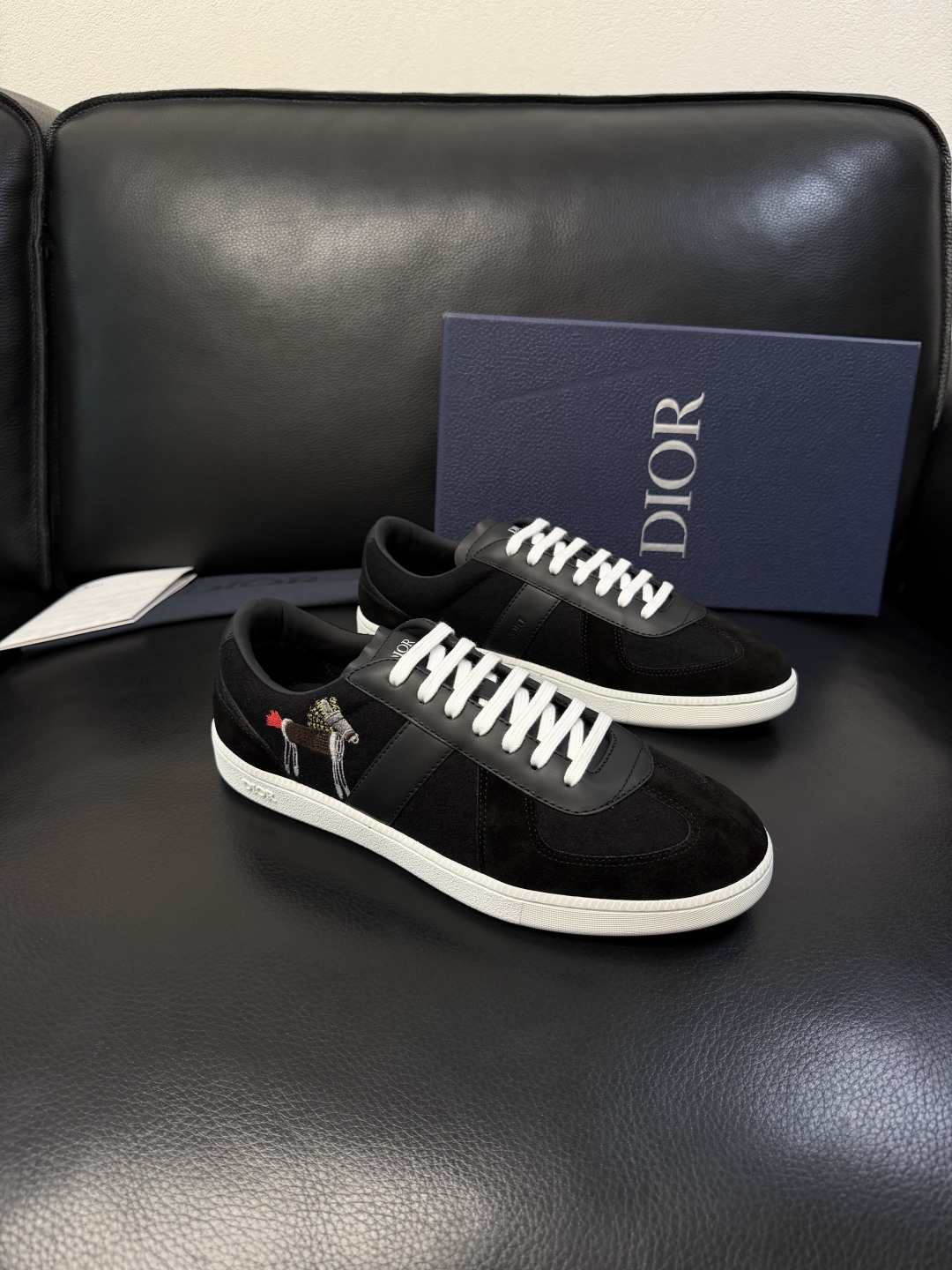 Dior 顶级工艺品 迪奥  专柜同步 原厂配置，意大利进口原版牛皮面料，透气舒适进口水染牛里垫，鞋底：