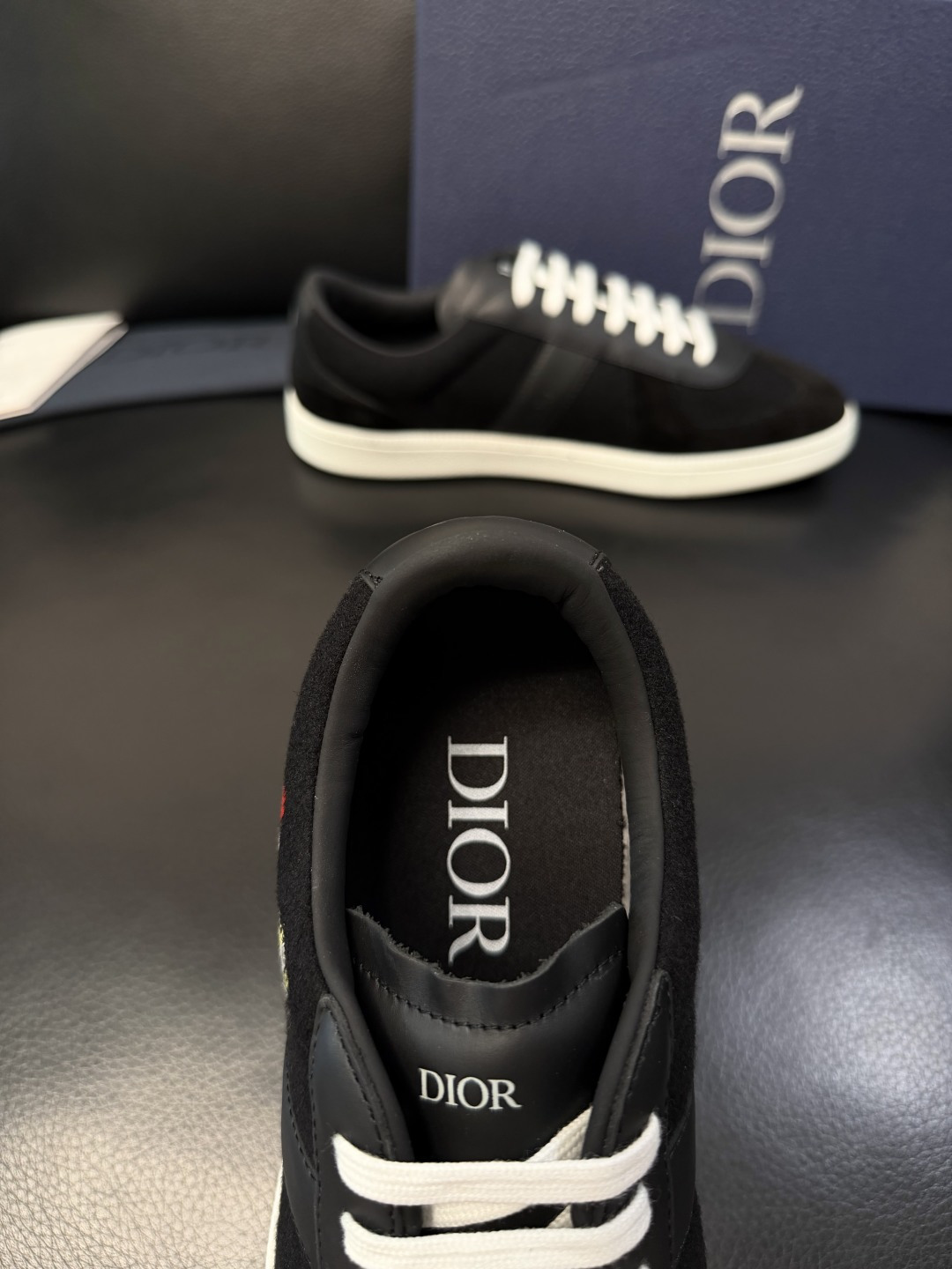 Dior 顶级工艺品 迪奥  专柜同步 原厂配置，意大利进口原版牛皮面料，透气舒适进口水染牛里垫，鞋底：