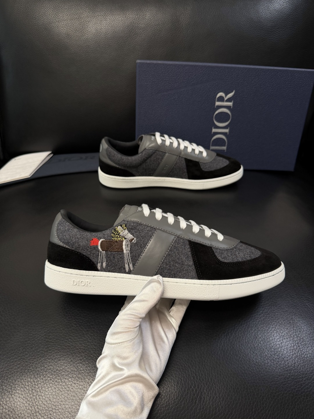 Dior 顶级工艺品 迪奥  专柜同步 原厂配置，意大利进口原版牛皮面料，透气舒适进口水染牛里垫，鞋底：