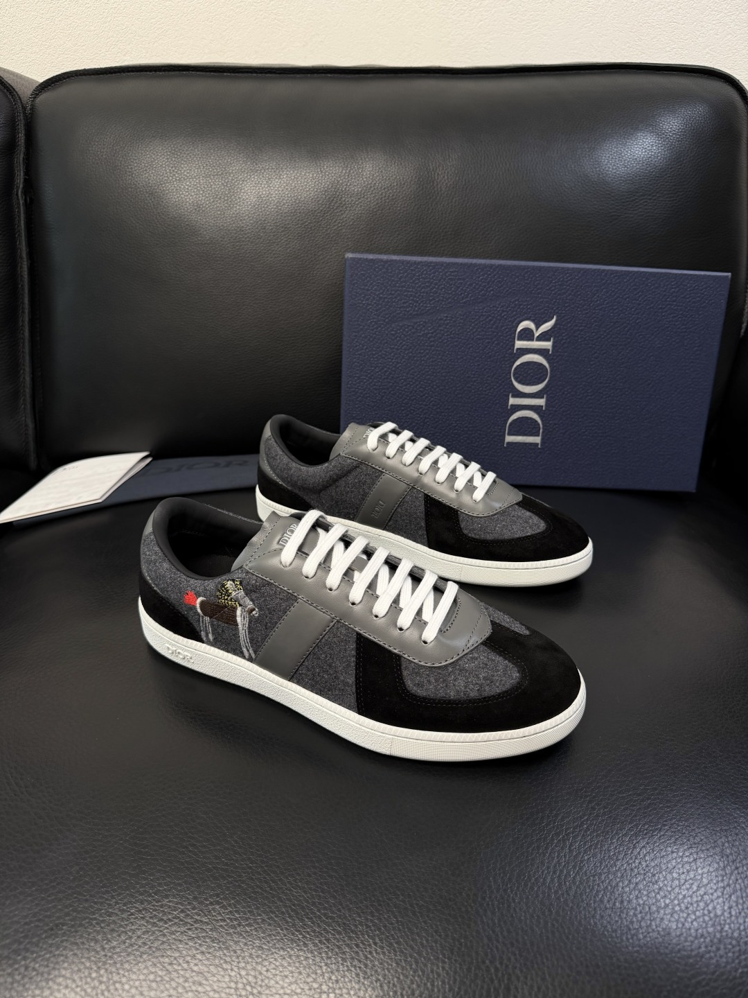 Dior 顶级工艺品 迪奥  专柜同步 原厂配置，意大利进口原版牛皮面料，透气舒适进口水染牛里垫，鞋底：