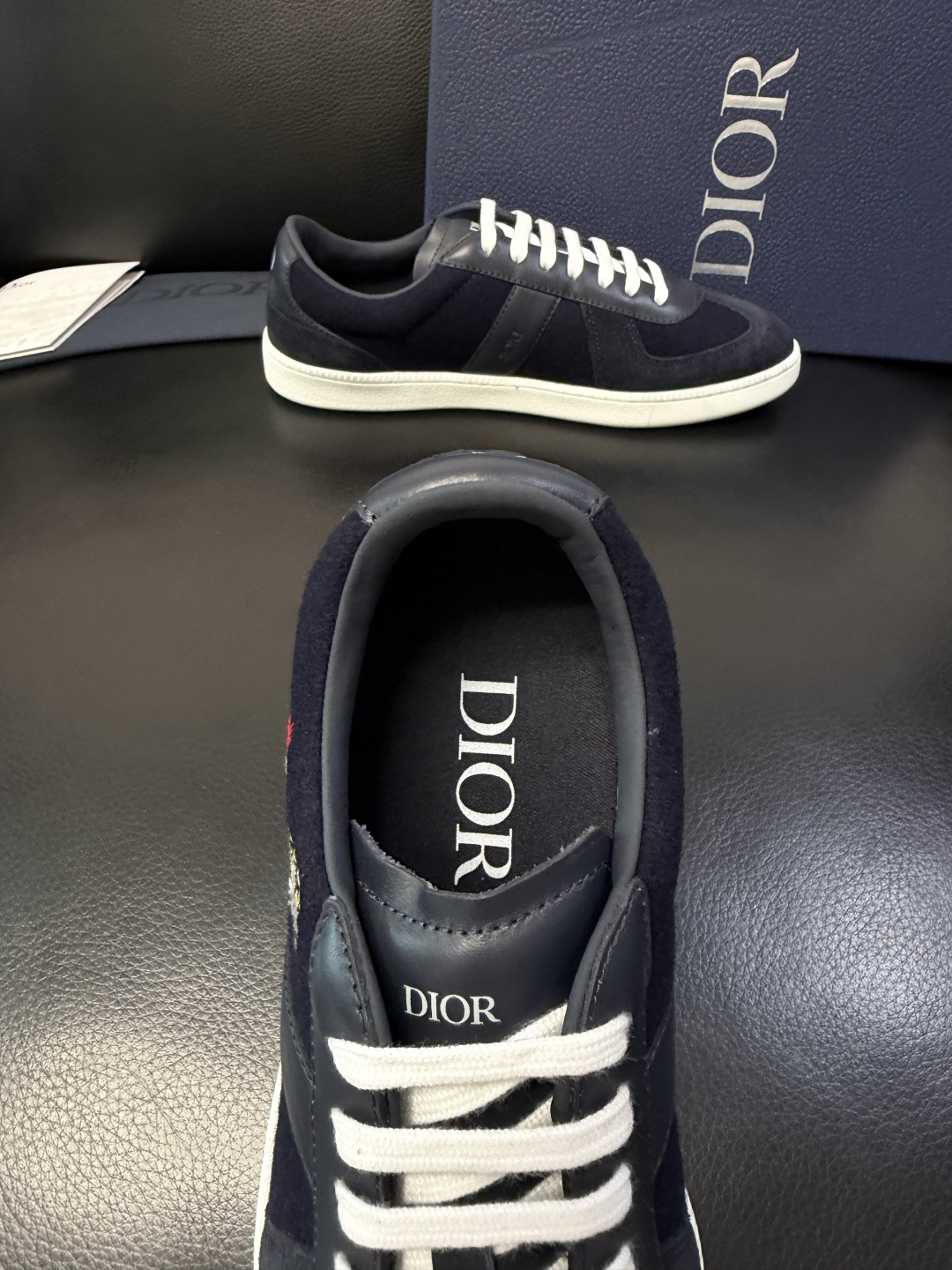 Dior 顶级工艺品 迪奥  专柜同步 原厂配置，意大利进口原版牛皮面料，透气舒适进口水染牛里垫，鞋底：