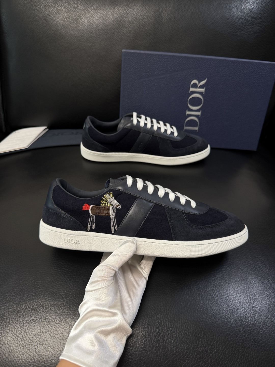 Dior 顶级工艺品 迪奥  专柜同步 原厂配置，意大利进口原版牛皮面料，透气舒适进口水染牛里垫，鞋底：