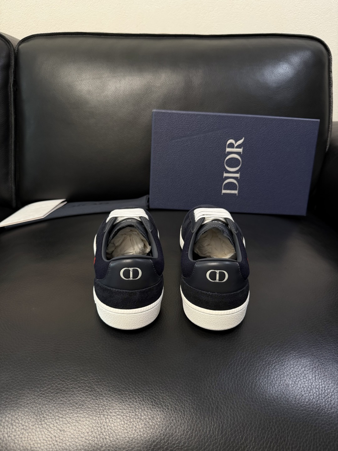 Dior 顶级工艺品 迪奥  专柜同步 原厂配置，意大利进口原版牛皮面料，透气舒适进口水染牛里垫，鞋底：