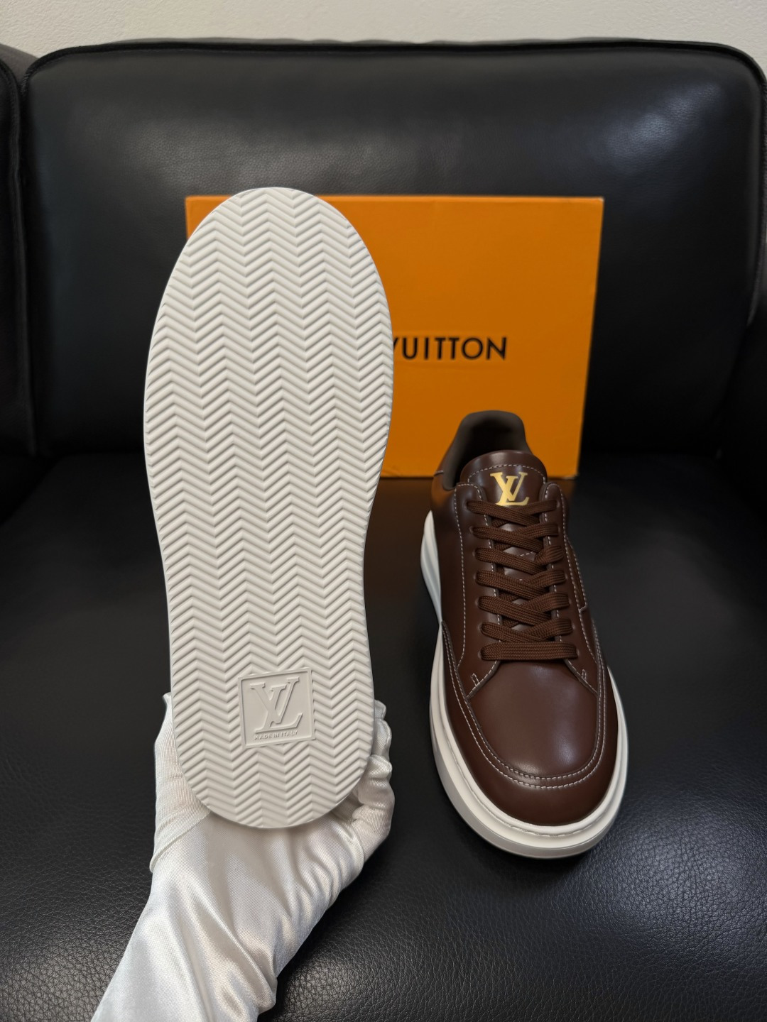 Lv  高品质  顶级工艺品  路易威登，运动板鞋专柜同步，鞋面意大利进口，高品质拼接缤纷色彩复杂工艺品