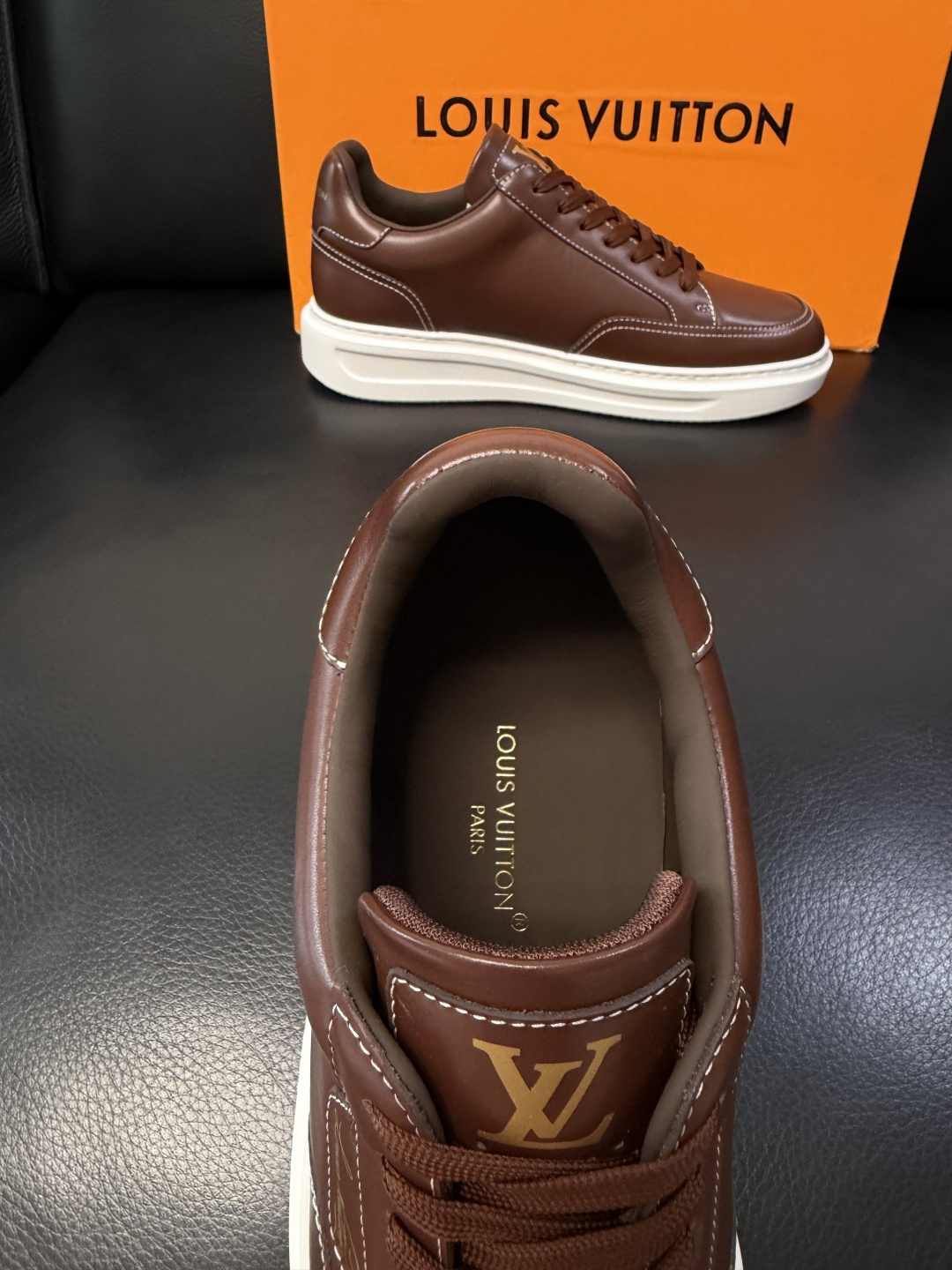 Lv  高品质  顶级工艺品  路易威登，运动板鞋专柜同步，鞋面意大利进口，高品质拼接缤纷色彩复杂工艺品
