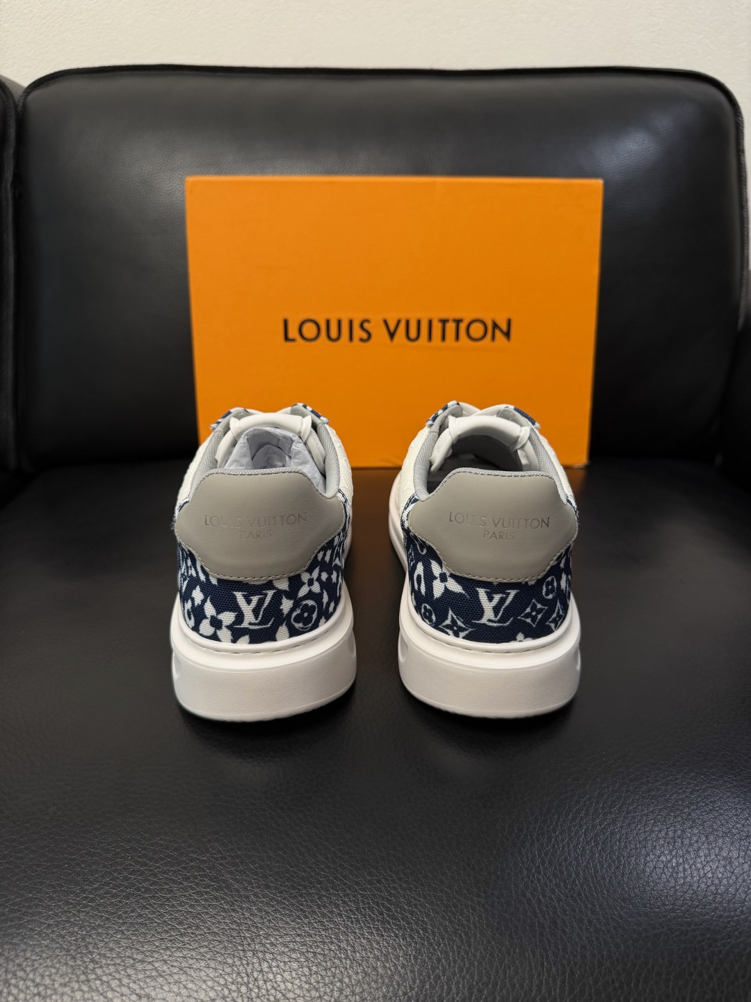 Lv  高品质  顶级工艺品  路易威登，运动板鞋专柜同步，鞋面意大利进口，高品质拼接缤纷色彩复杂工艺品