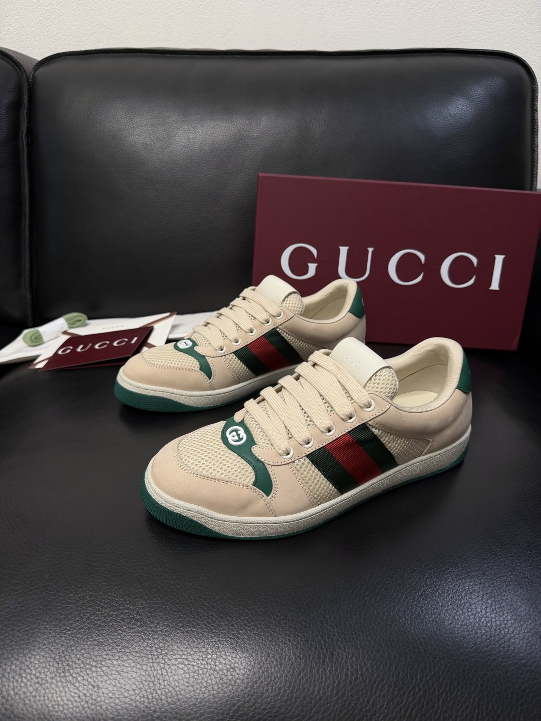 Gucci  高品质  顶级工艺品  古奇 专柜新款，原厂配置意大利进口牛皮  进口牛皮内里垫，透气舒适