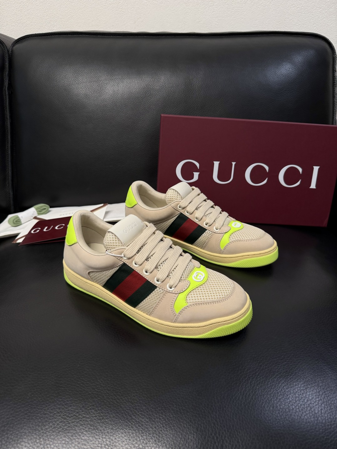 NO:831626,Gucci high-quality top handicrafts Gucci counter new style, original factory configuration imported cowhide from Italy, imported cowhide lining, breathable and comfortable, original soles specially provided by the factory, super comfortable, original factory follow-up goods, high quality, you can enter and exit the counter at will, welcome to compare, couple models, size male 38-44 (customized 45) female size can be customized,, gucci, cowhide19860909Gucci 高品质 顶级工艺品 古奇 专柜新款,原厂配置意大利进口牛皮 进口牛皮内里垫,透气舒适,鞋底原厂特供原版底超级舒适,原厂跟单货 高品质,可随意进出专柜,欢迎对比,情侣款 码数 男38-44（订做 45）女码可订做,,gucci,cowhide,Men's shoes