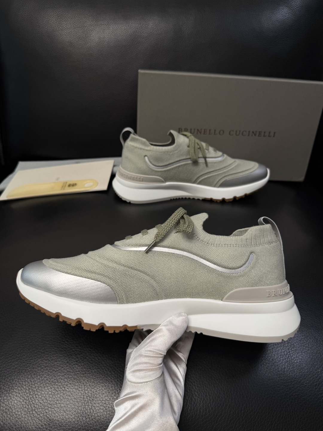Brunello Cucinelli  高品质 顶级工艺品  BC  专柜同步原厂配置，意大利进口牛皮面