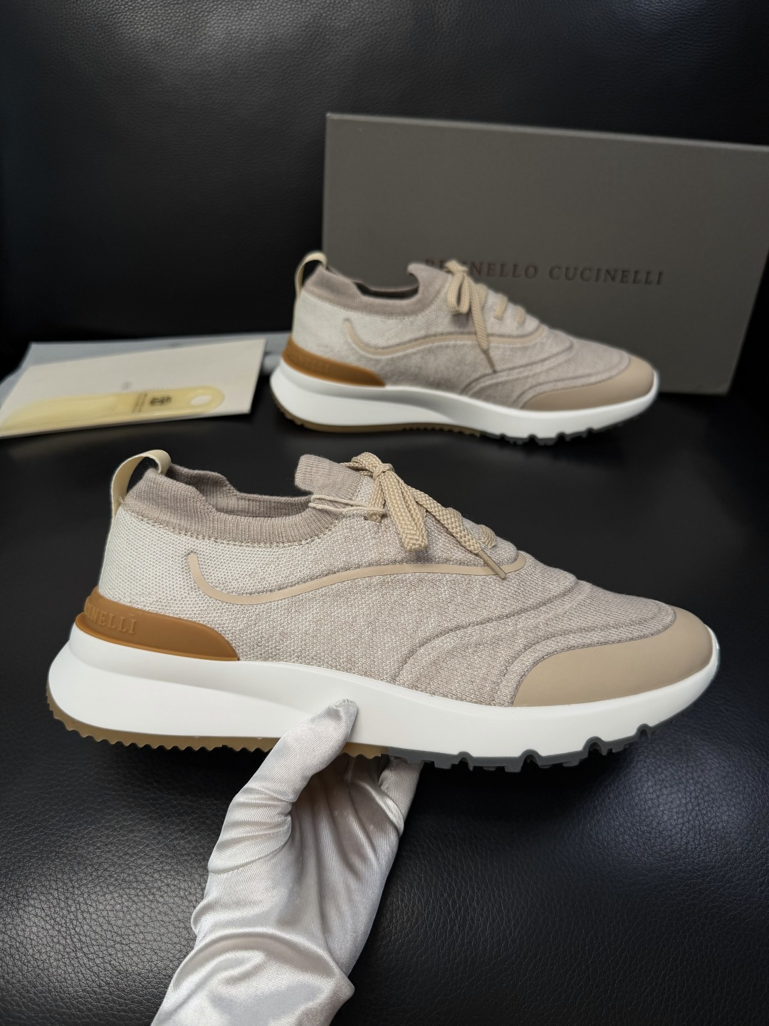 Brunello Cucinelli  高品质 顶级工艺品  BC  专柜同步原厂配置，意大利进口牛皮面