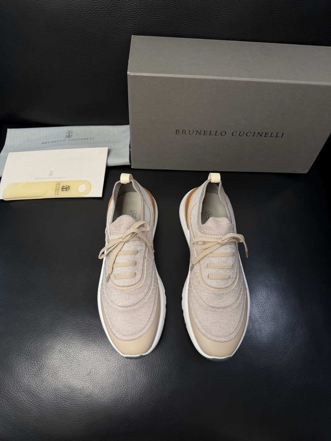 Brunello Cucinelli  高品质 顶级工艺品  BC  专柜同步原厂配置，意大利进口牛皮面