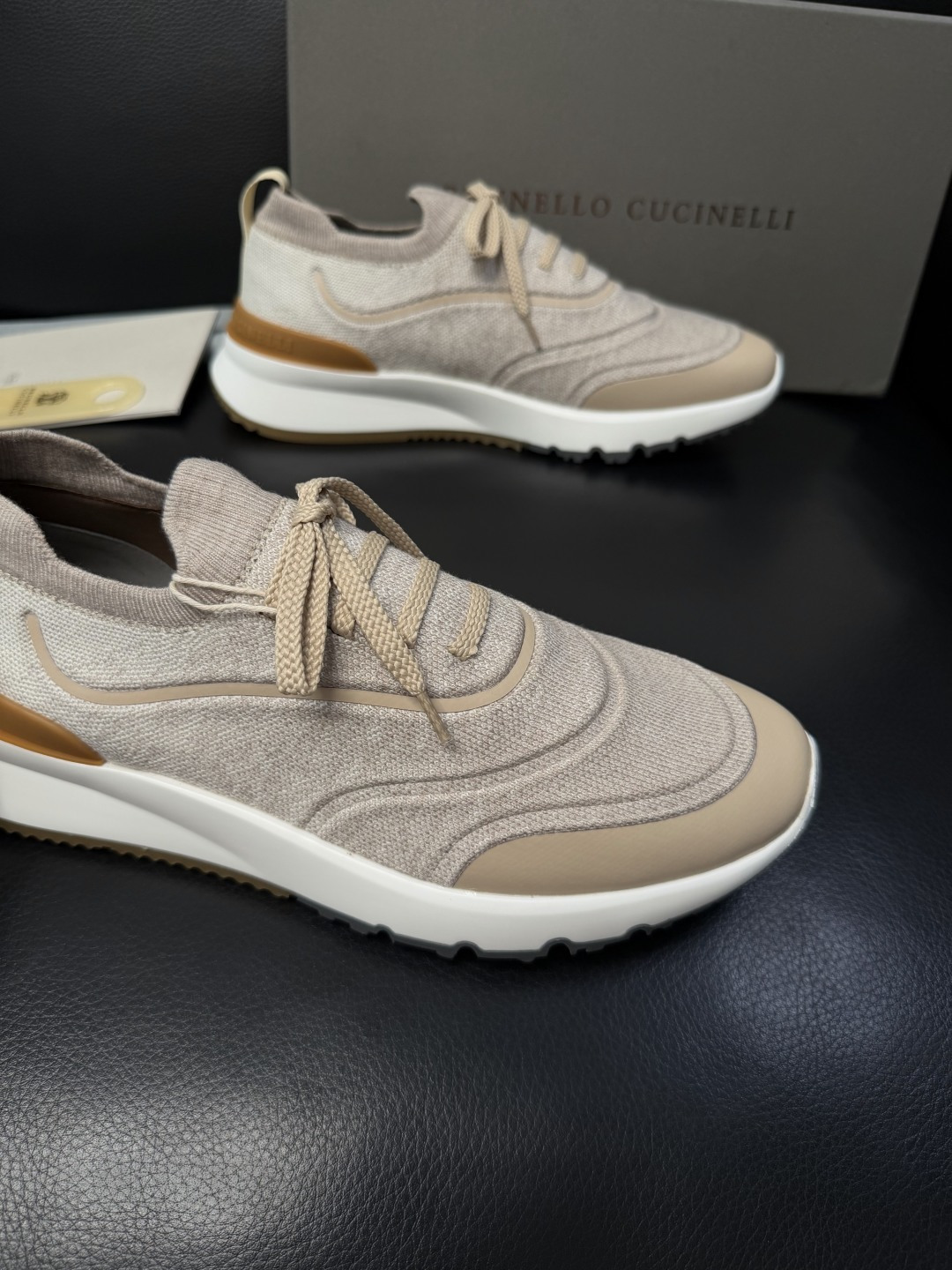 Brunello Cucinelli  高品质 顶级工艺品  BC  专柜同步原厂配置，意大利进口牛皮面