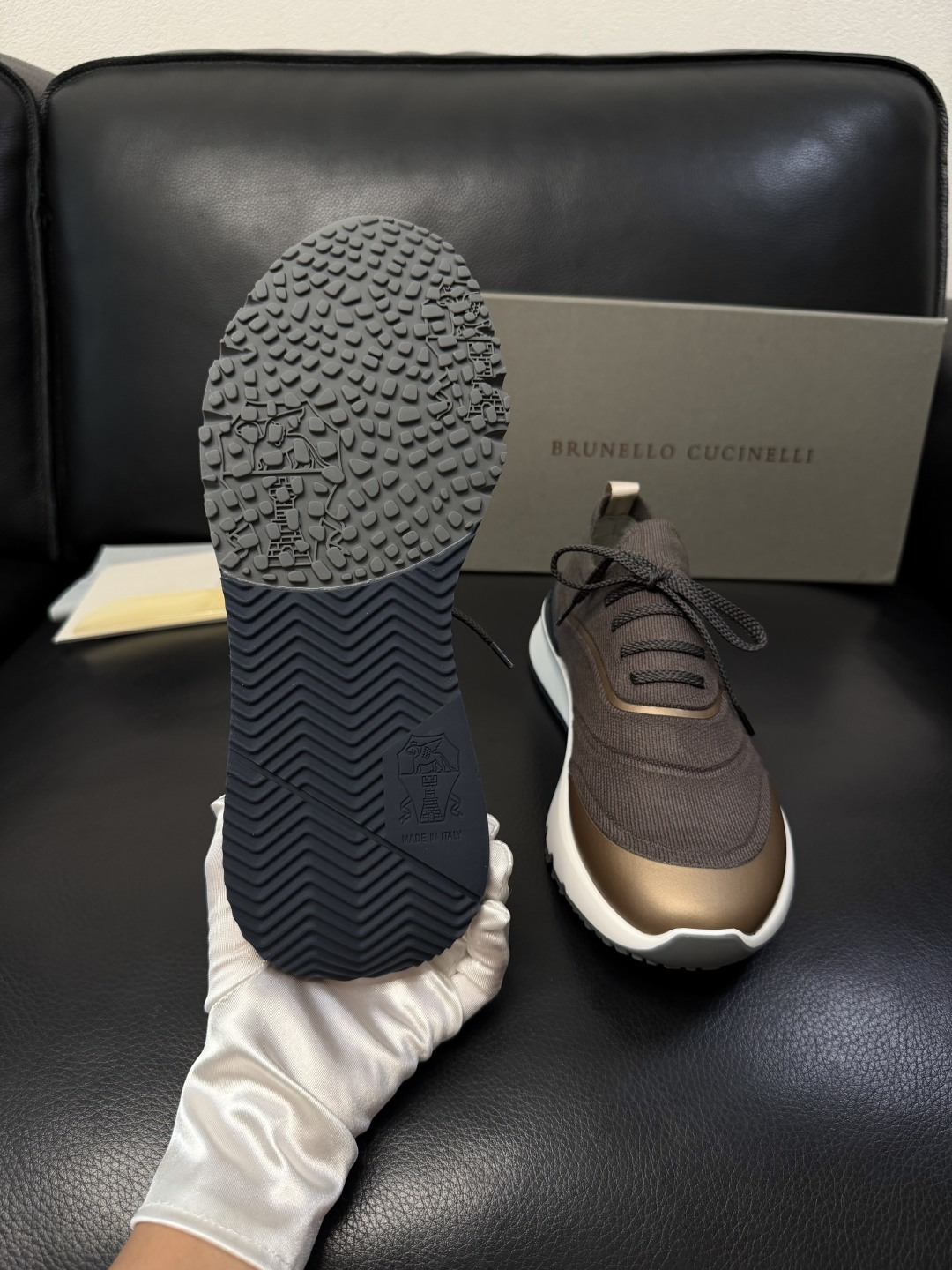 Brunello Cucinelli  高品质 顶级工艺品  BC  专柜同步原厂配置，意大利进口牛皮面