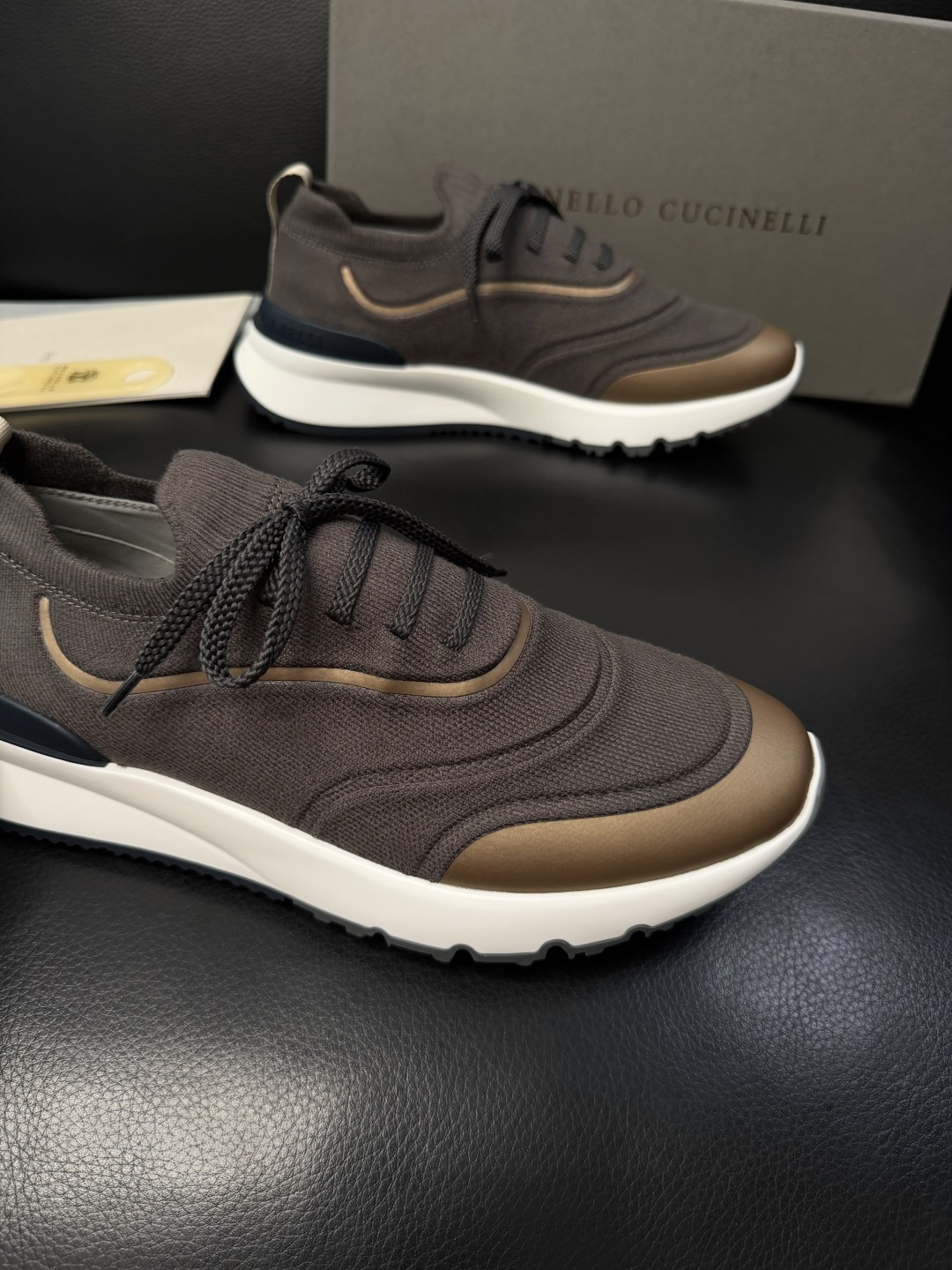 Brunello Cucinelli  高品质 顶级工艺品  BC  专柜同步原厂配置，意大利进口牛皮面