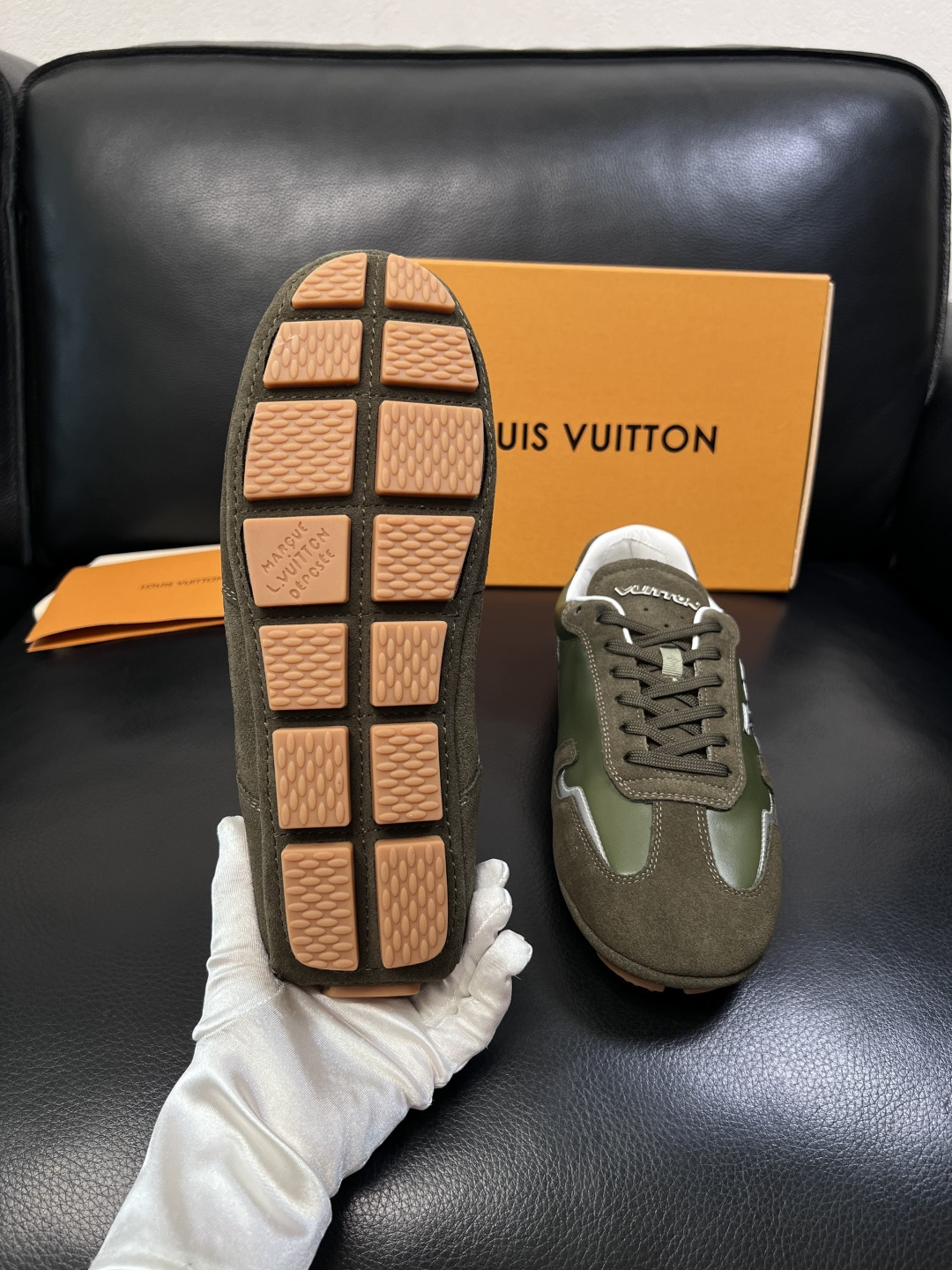 Lv  高品质  顶级工艺品  路易威登，运动板鞋专柜同步，鞋面意大利进口，高品质拼接缤纷色彩复杂工艺品