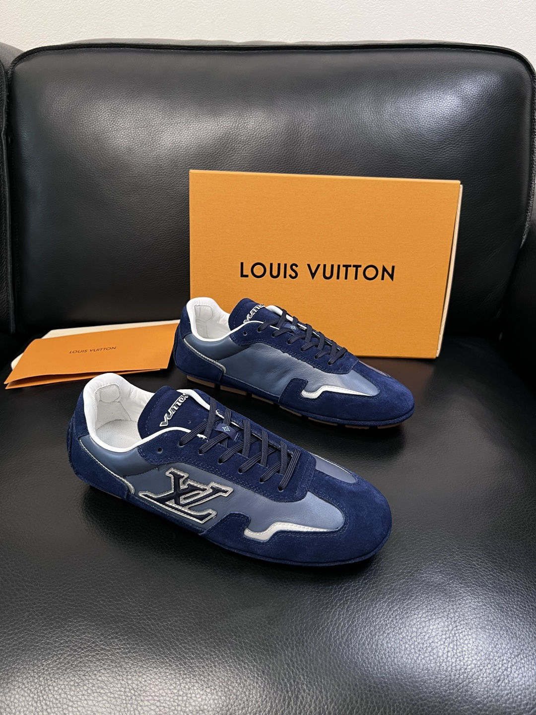 NO:831647,Lv high-quality top crafts Louis Vuitton, sports sneakers counter synchronization, uppers imported from Italy, high-quality splicing colorful complex crafts, imported cowhide pads are soft and comfortable, original soles are specially provided by the original factory, TPU exclusive movable molded soles are super comfortable, original factory follow-up goods, code number 39-44 (customized 45), louis vuitton, louis vuitton19860909Lv 高品质 顶级工艺品 路易威登,运动板鞋专柜同步,鞋面意大利进口,高品质拼接缤纷色彩复杂工艺品,进口牛里垫柔软舒适,鞋底原厂特供原版底,TPU独家活动成型底超级舒适,原厂跟单货,码数 39-44（订做 45）,,louis vuitton,louis vuitton,Men's shoes