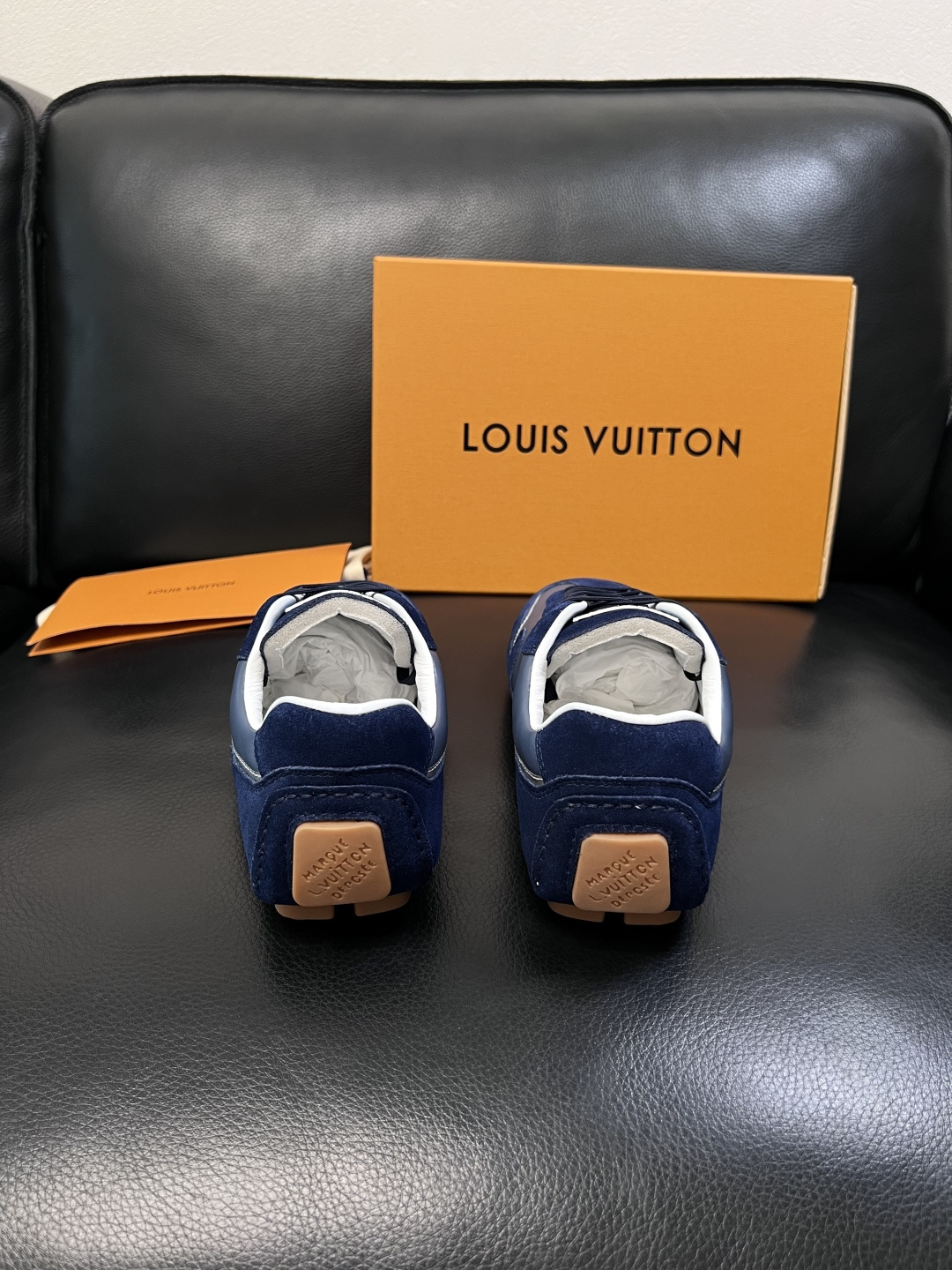 Lv  高品质  顶级工艺品  路易威登，运动板鞋专柜同步，鞋面意大利进口，高品质拼接缤纷色彩复杂工艺品