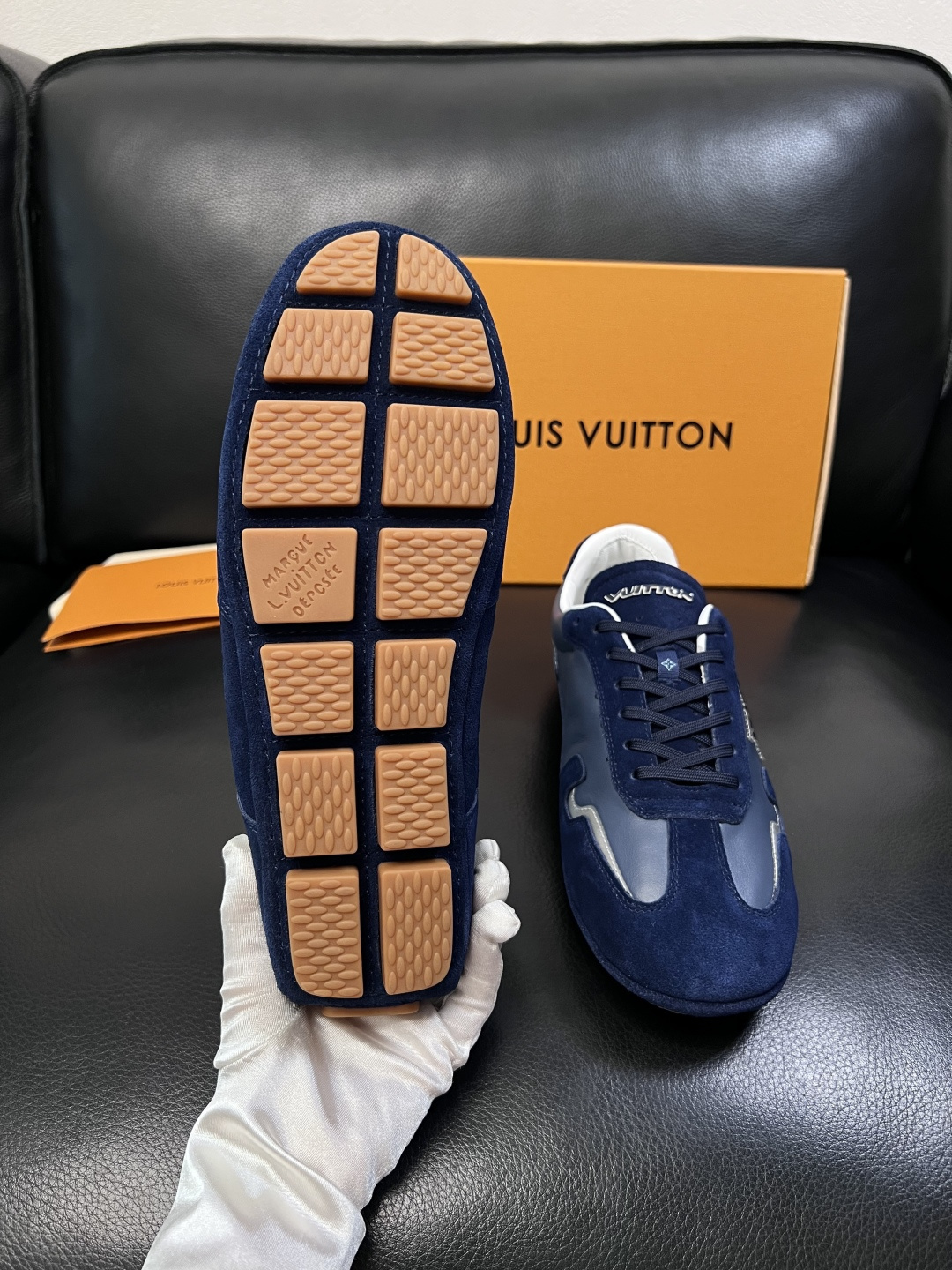 Lv  高品质  顶级工艺品  路易威登，运动板鞋专柜同步，鞋面意大利进口，高品质拼接缤纷色彩复杂工艺品