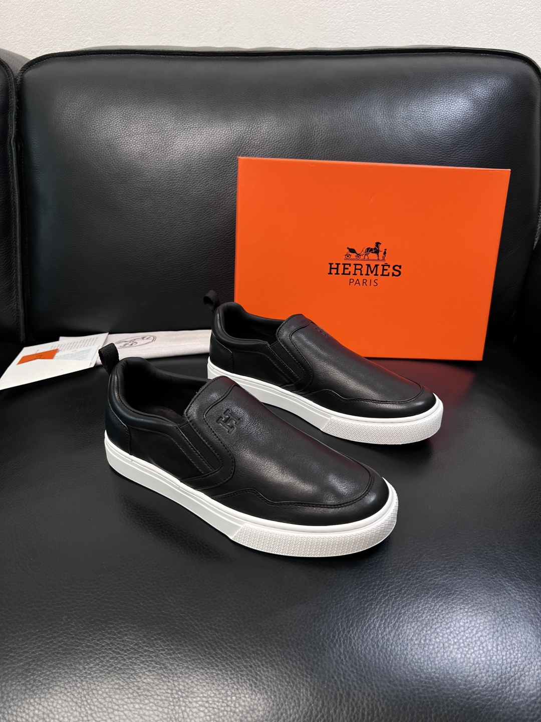 Hermes  高品质  顶级工艺品  爱马仕 专柜同步发售原厂配置，意大利进口原版牛皮面料，高品质拼接