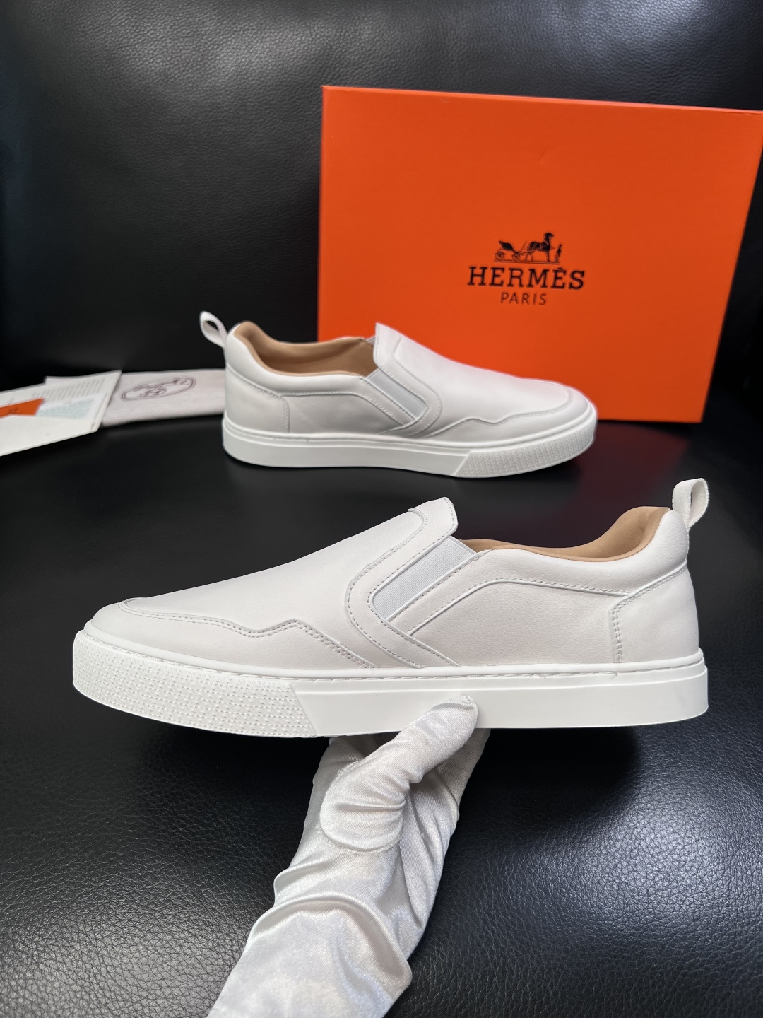 Hermes  高品质  顶级工艺品  爱马仕 专柜同步发售原厂配置，意大利进口原版牛皮面料，高品质拼接