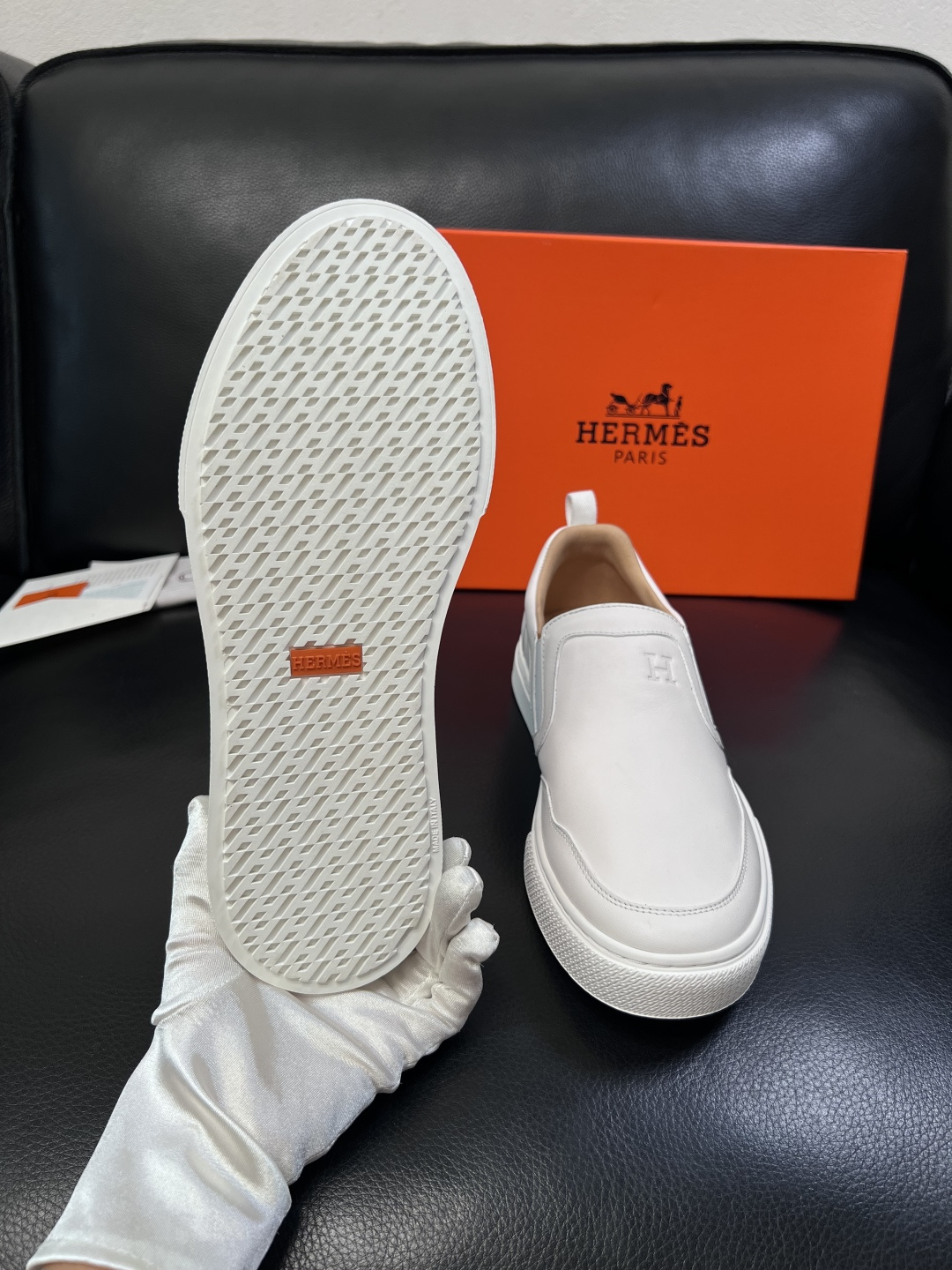 Hermes  高品质  顶级工艺品  爱马仕 专柜同步发售原厂配置，意大利进口原版牛皮面料，高品质拼接