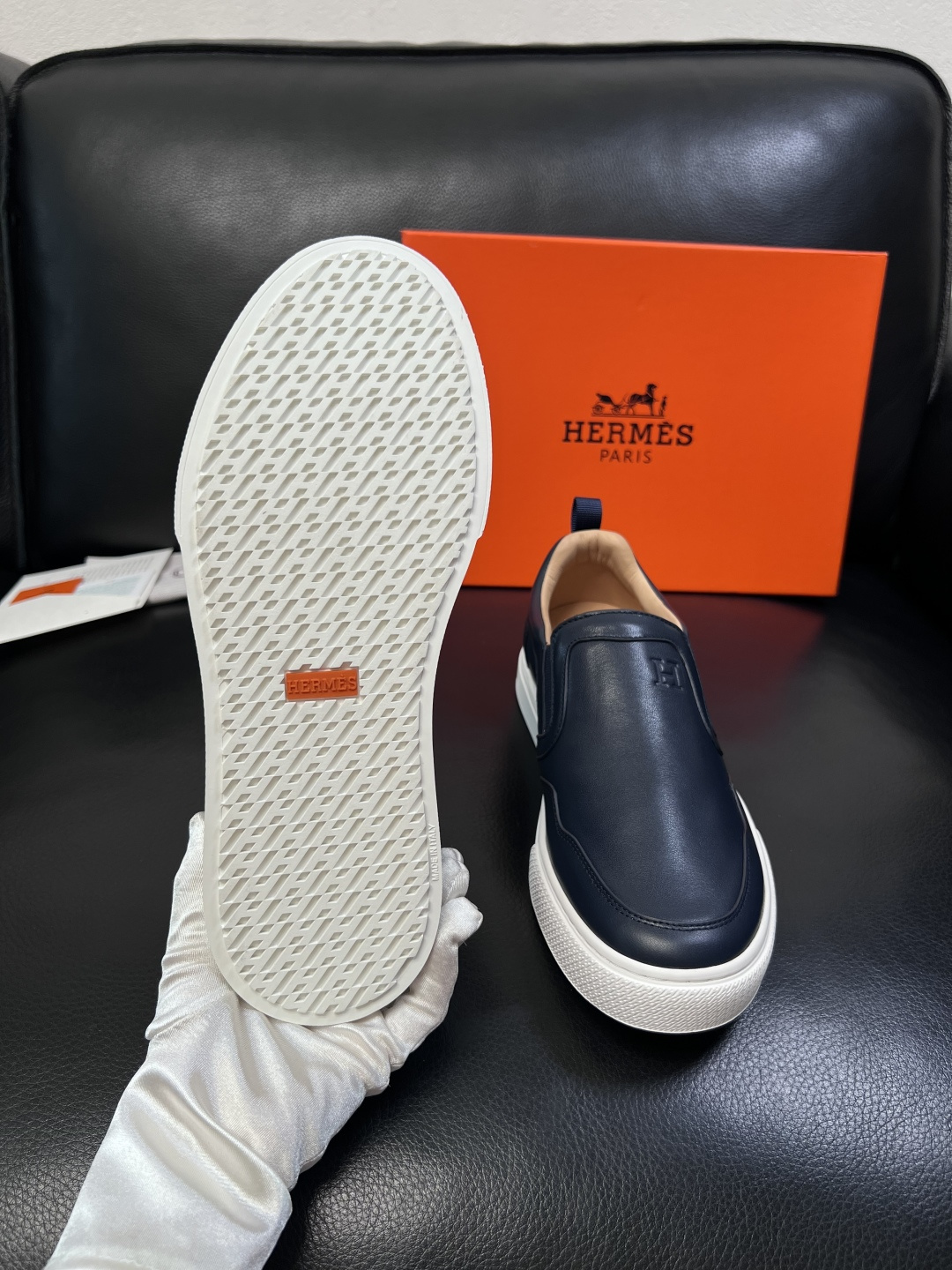 Hermes  高品质  顶级工艺品  爱马仕 专柜同步发售原厂配置，意大利进口原版牛皮面料，高品质拼接