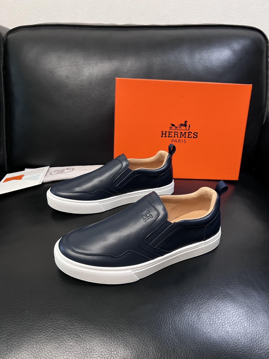 Hermes  高品质  顶级工艺品  爱马仕 专柜同步发售原厂配置，意大利进口原版牛皮面料，高品质拼接