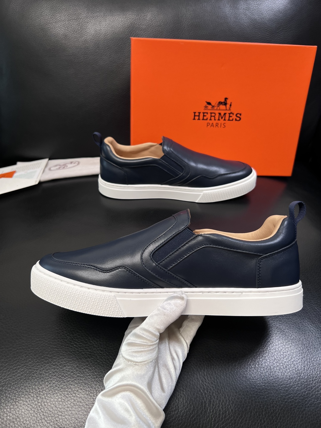Hermes  高品质  顶级工艺品  爱马仕 专柜同步发售原厂配置，意大利进口原版牛皮面料，高品质拼接