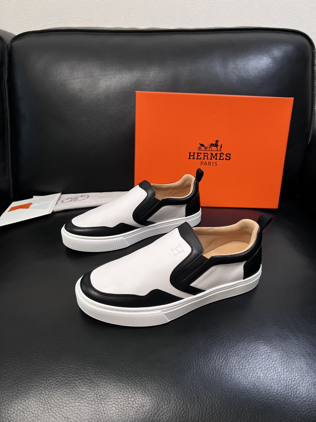 Hermes  高品质  顶级工艺品  爱马仕 专柜同步发售原厂配置，意大利进口原版牛皮面料，高品质拼接