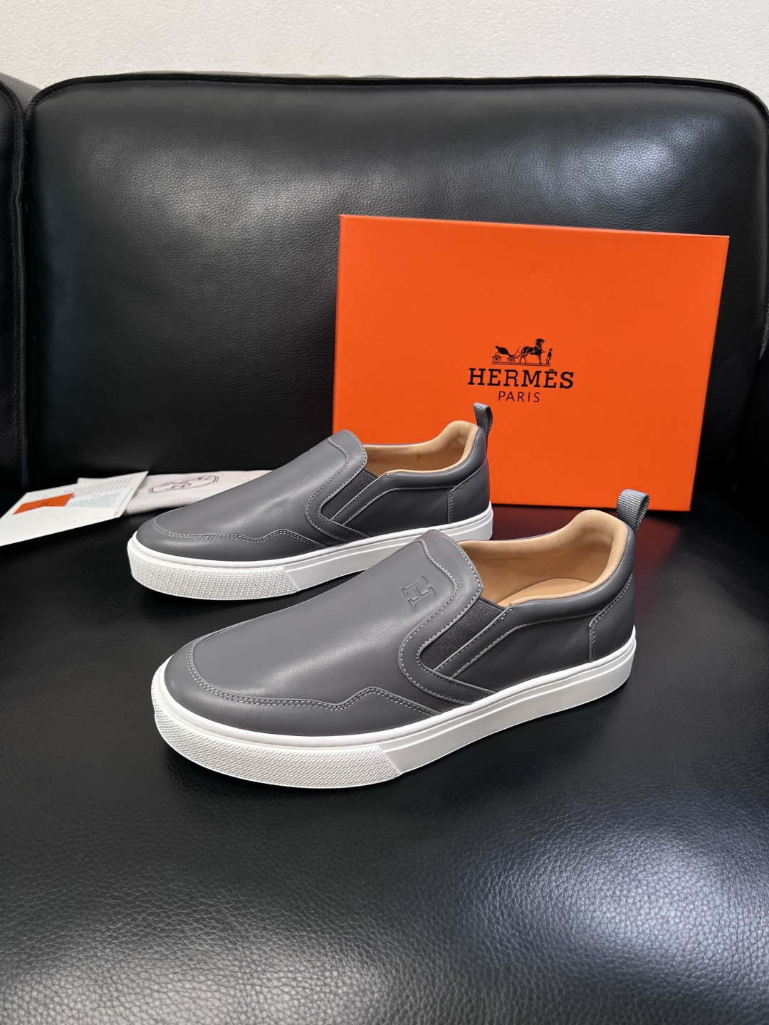 Hermes  高品质  顶级工艺品  爱马仕 专柜同步发售原厂配置，意大利进口原版牛皮面料，高品质拼接
