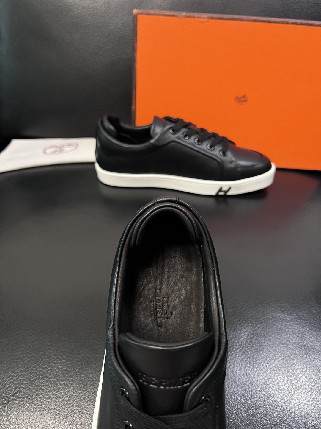 Hermes  高品质  顶级工艺品  爱马仕 专柜同步发售原厂配置，意大利进口原版牛皮面料，高品质拼接