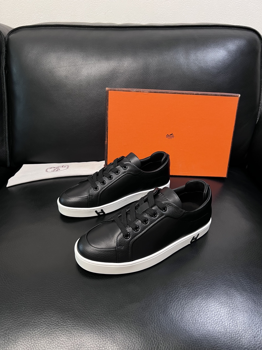 Hermes  高品质  顶级工艺品  爱马仕 专柜同步发售原厂配置，意大利进口原版牛皮面料，高品质拼接