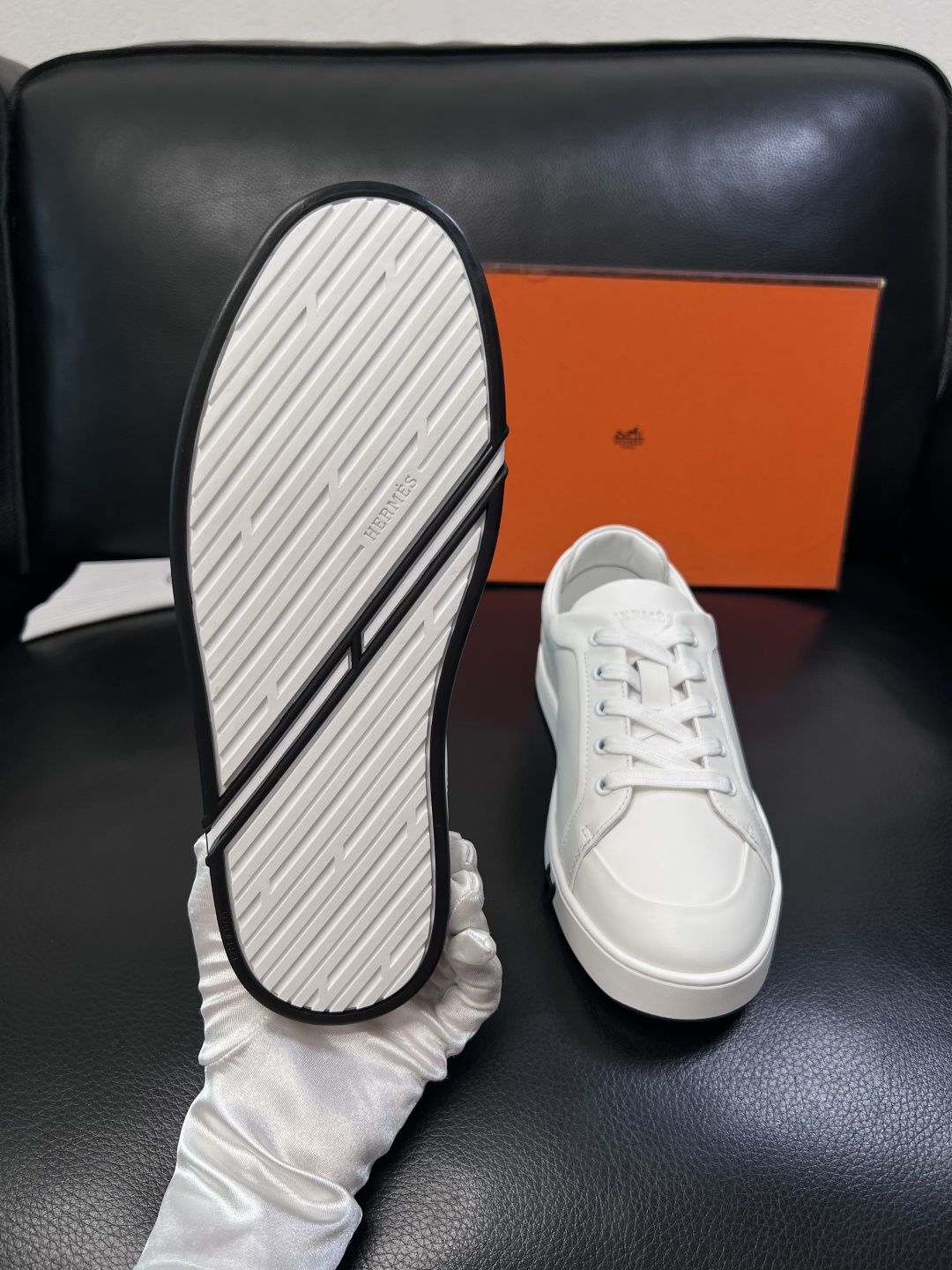 Hermes  高品质  顶级工艺品  爱马仕 专柜同步发售原厂配置，意大利进口原版牛皮面料，高品质拼接